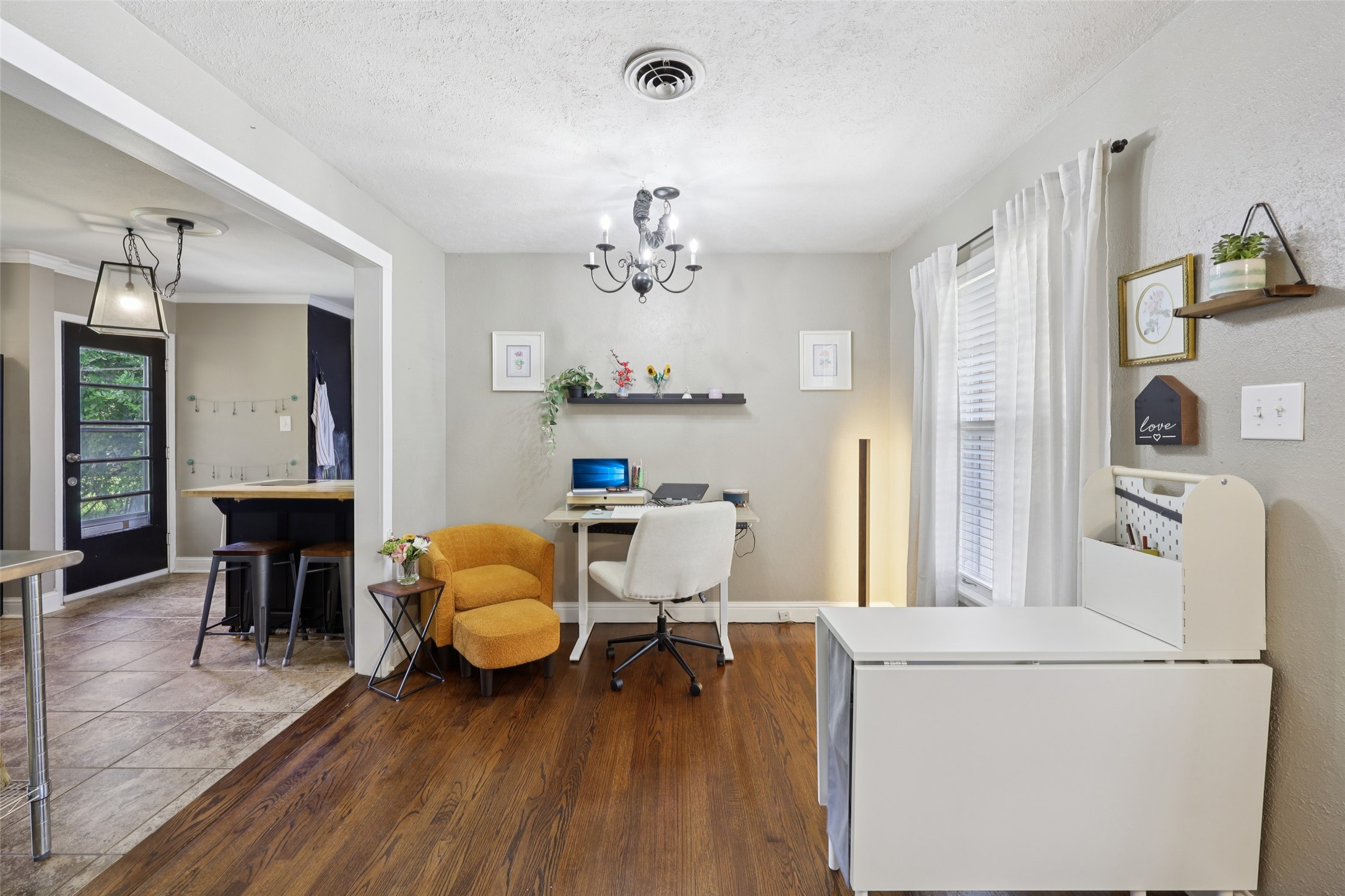 1218 Mockingbird Lane