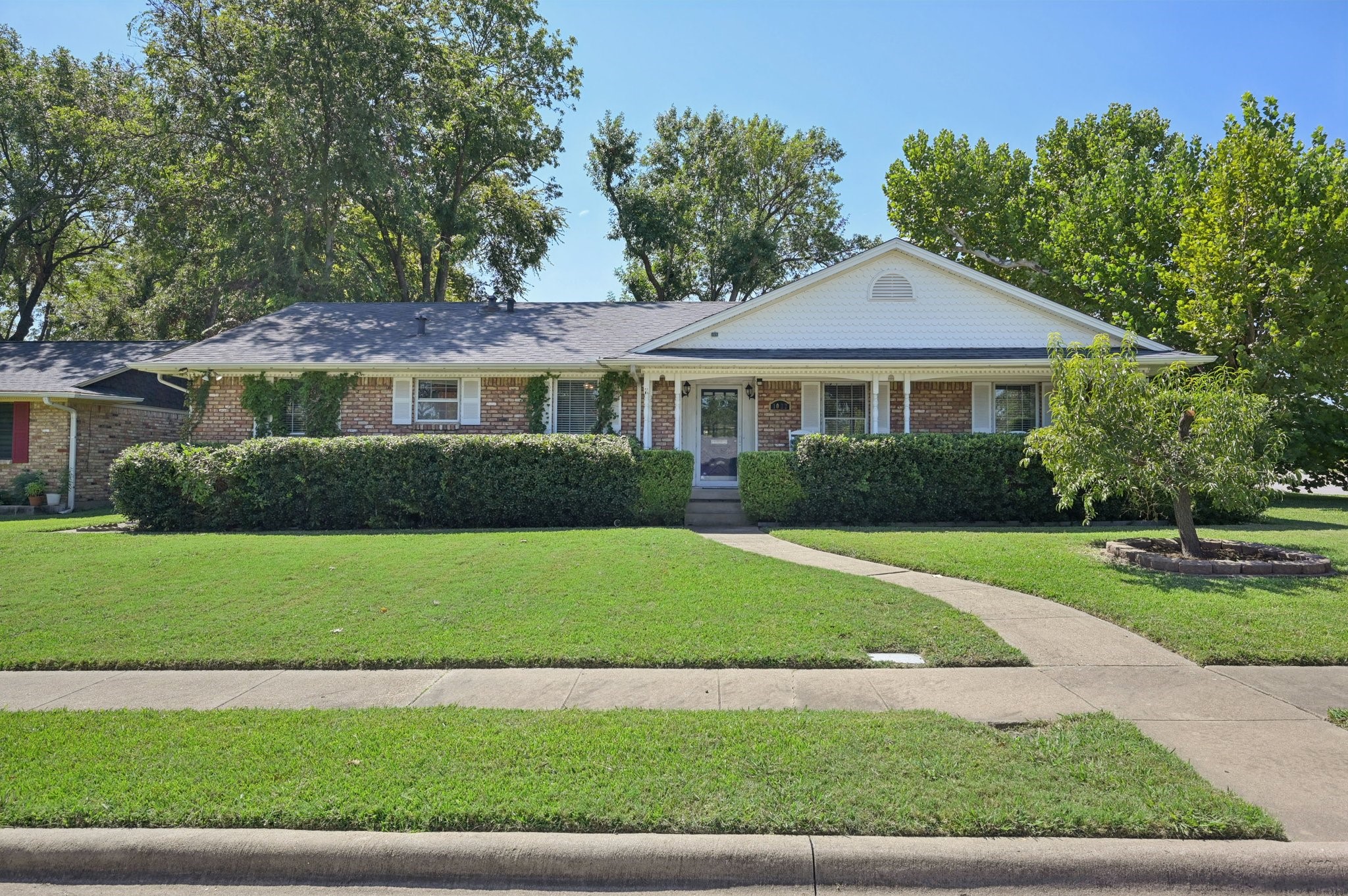 1022 Bardfield Avenue