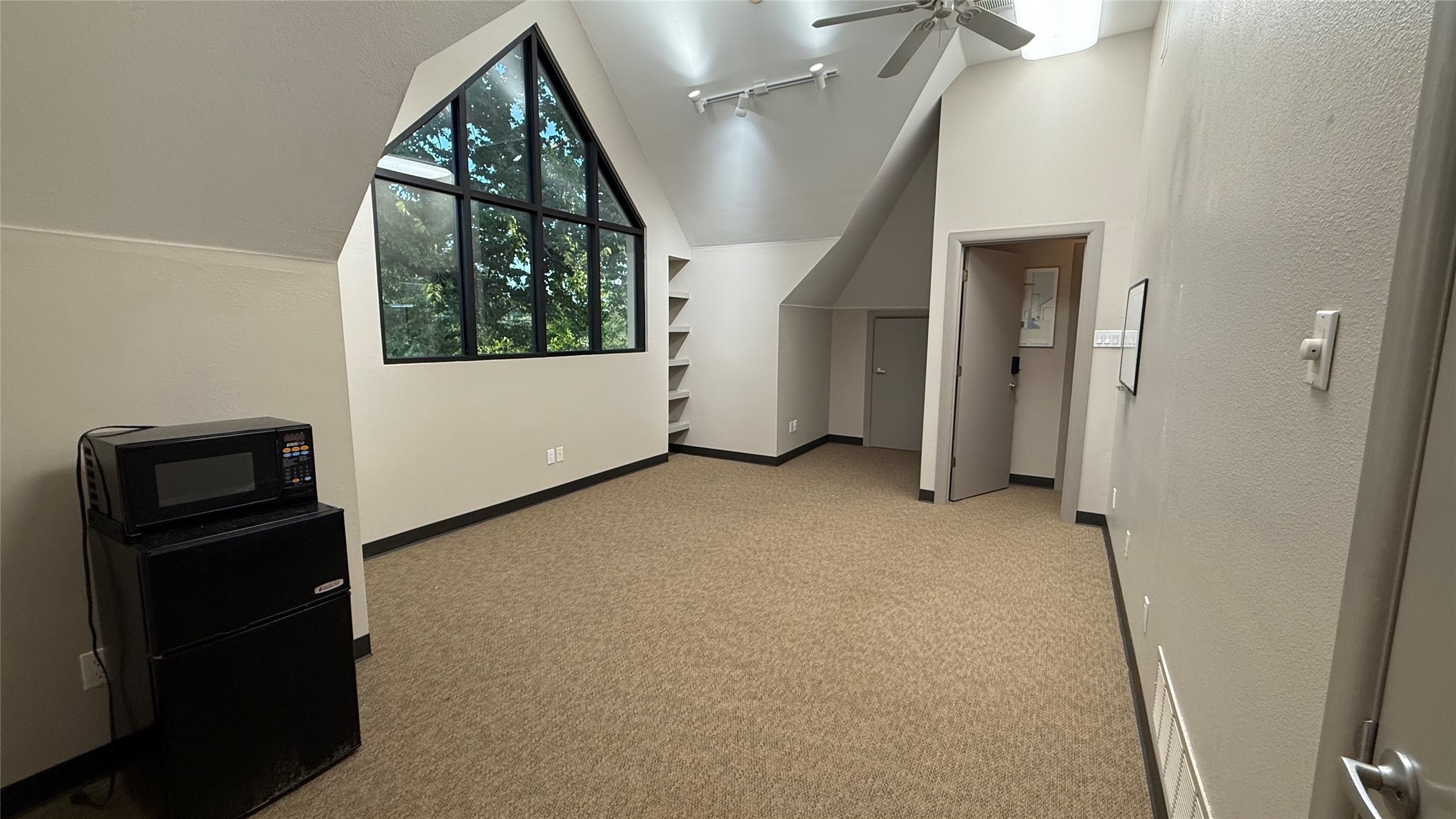 2910 W Park Row Drive