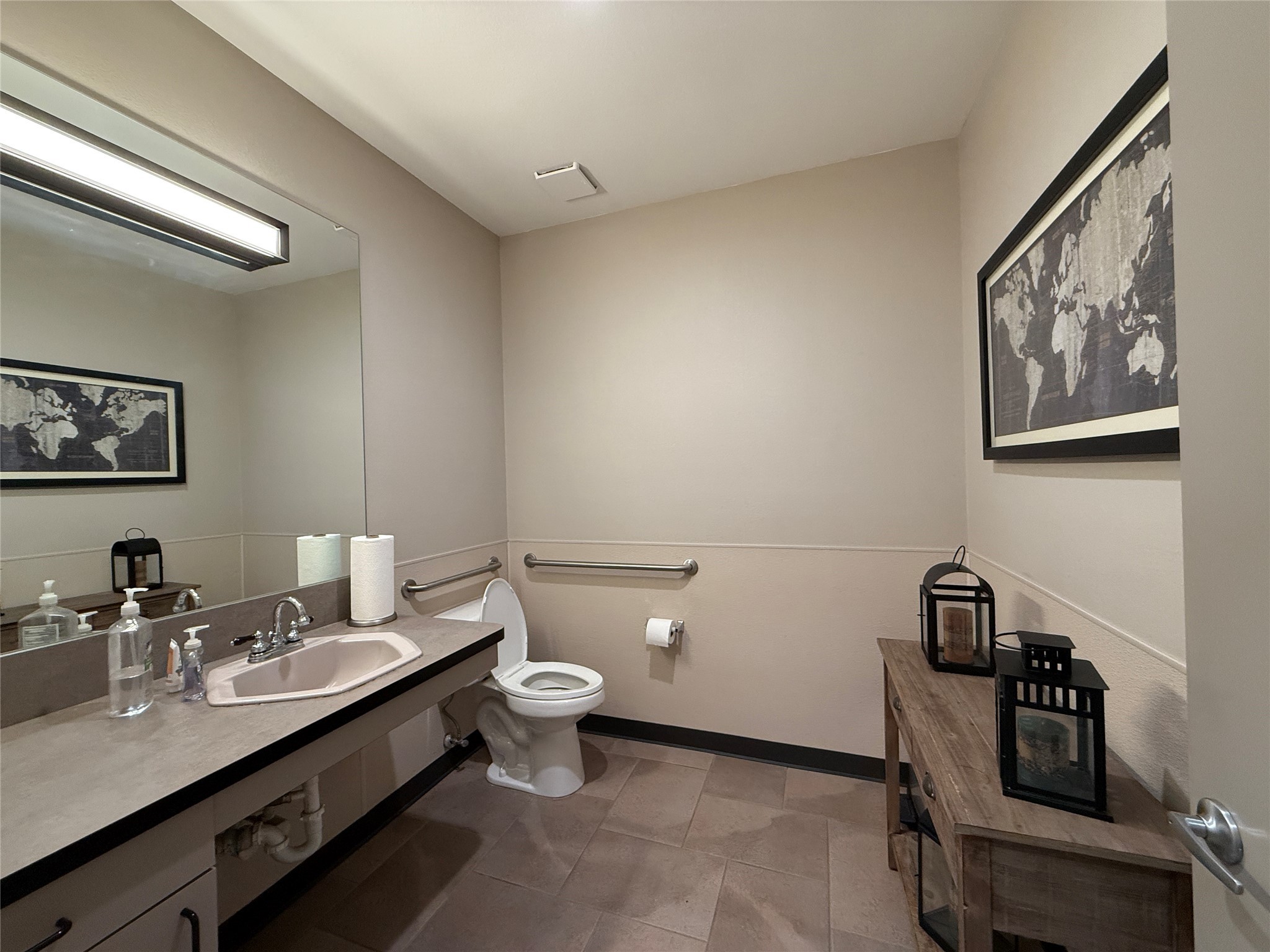 2910 W Park Row Drive