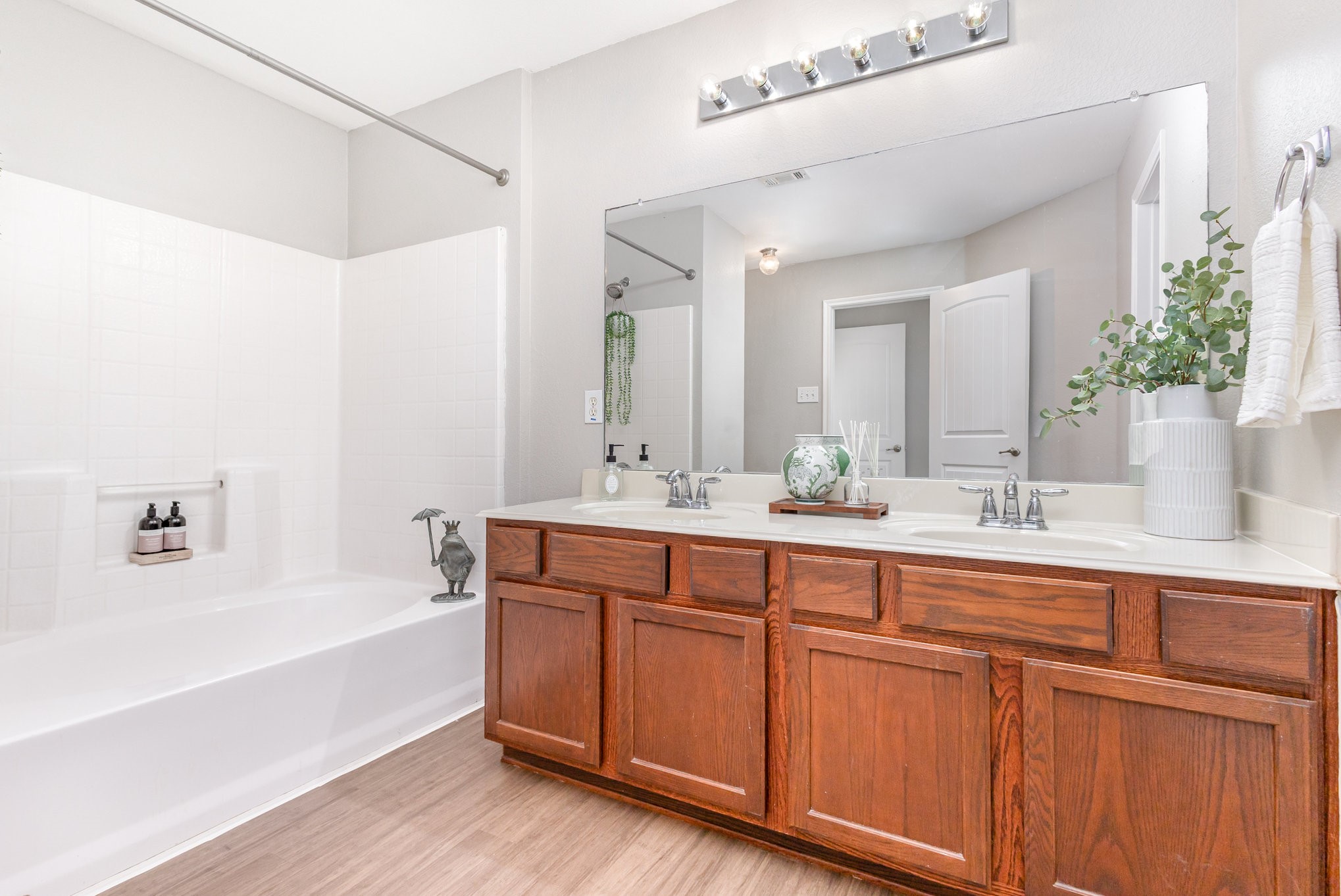 4019 Houston Dr Drive