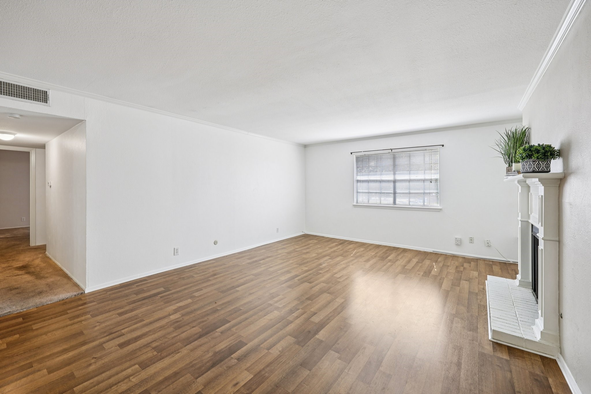 1401 Forest Edge Drive 21