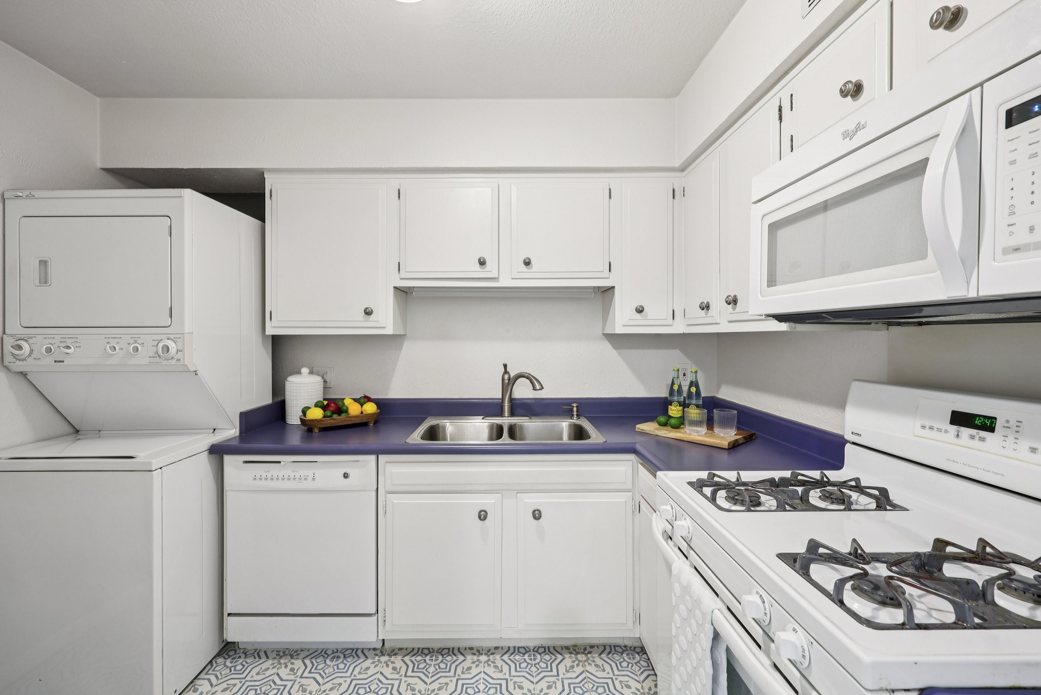 1401 Forest Edge Drive 21