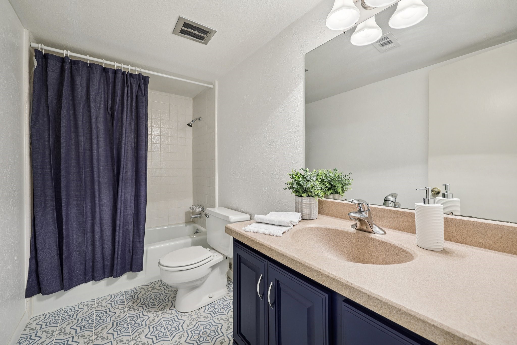 1401 Forest Edge Drive 21