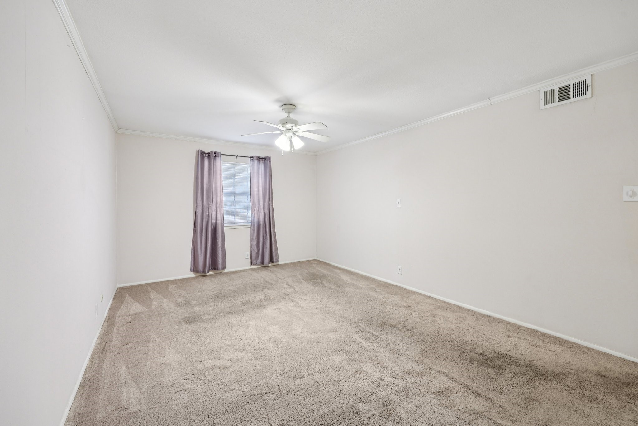 1401 Forest Edge Drive 21