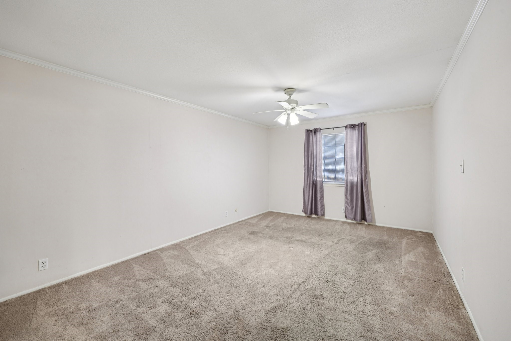 1401 Forest Edge Drive 21