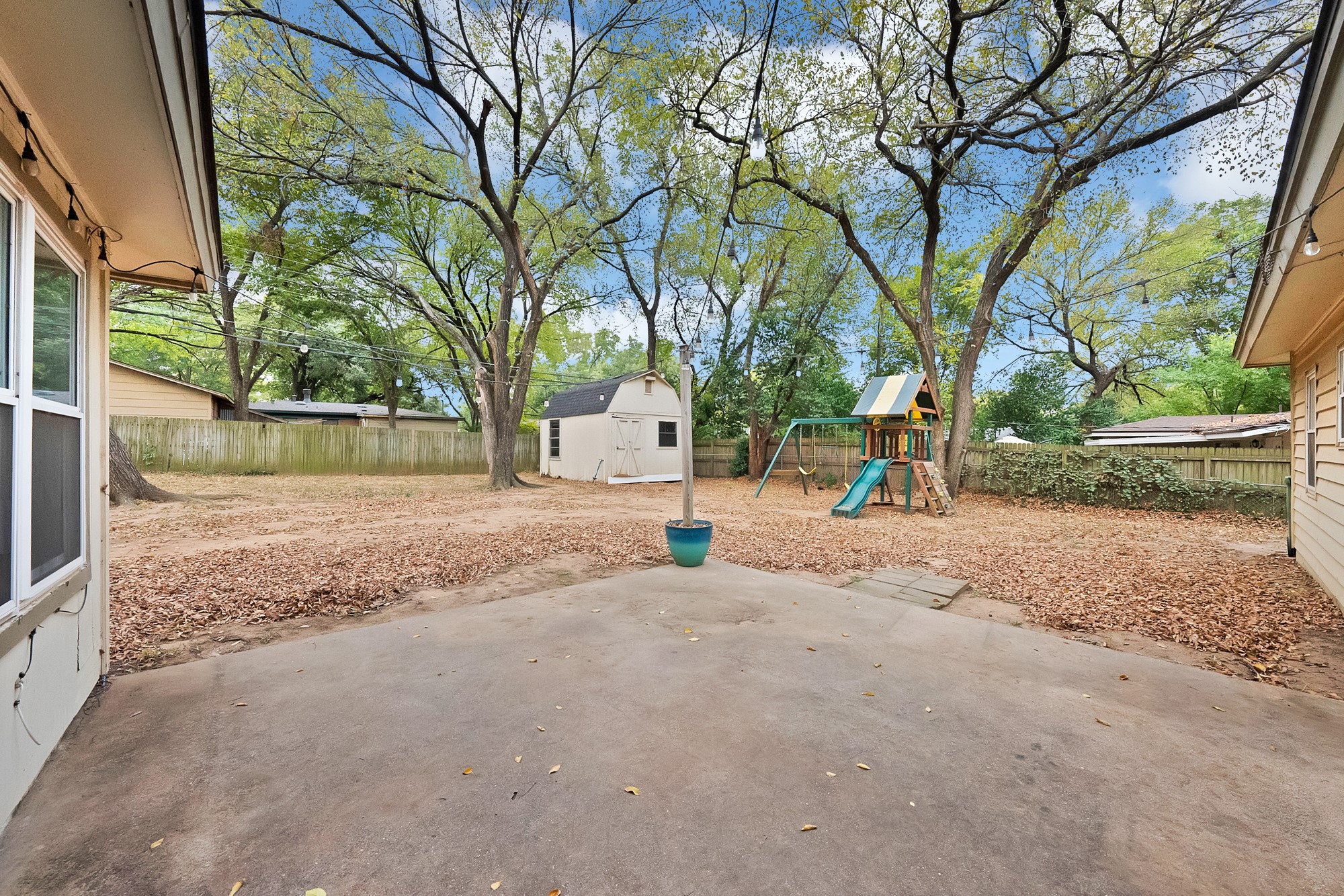 1513 Ravenwood Drive