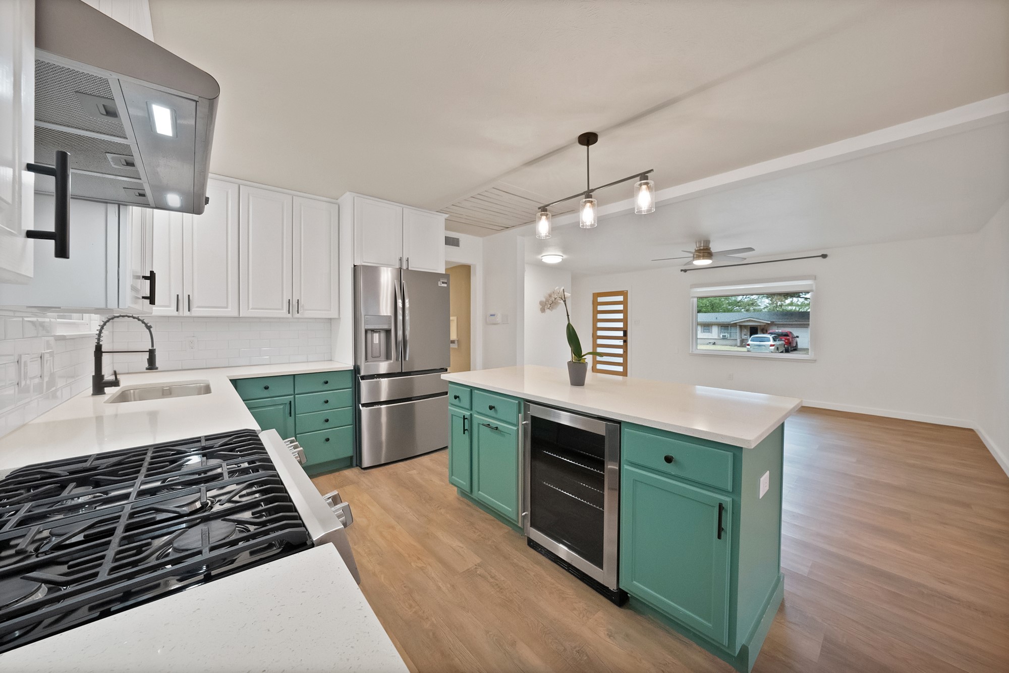 1513 Ravenwood Drive