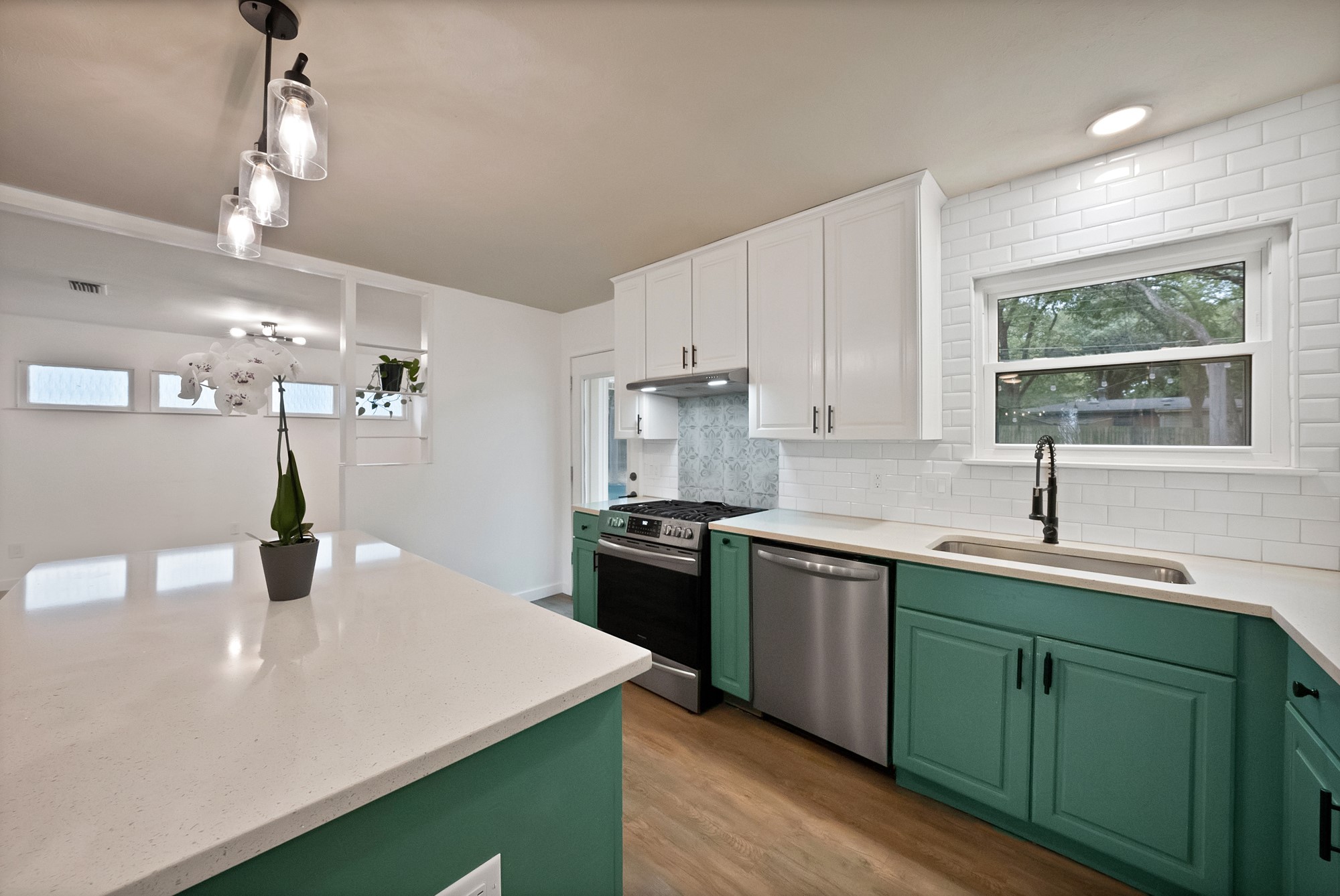 1513 Ravenwood Drive