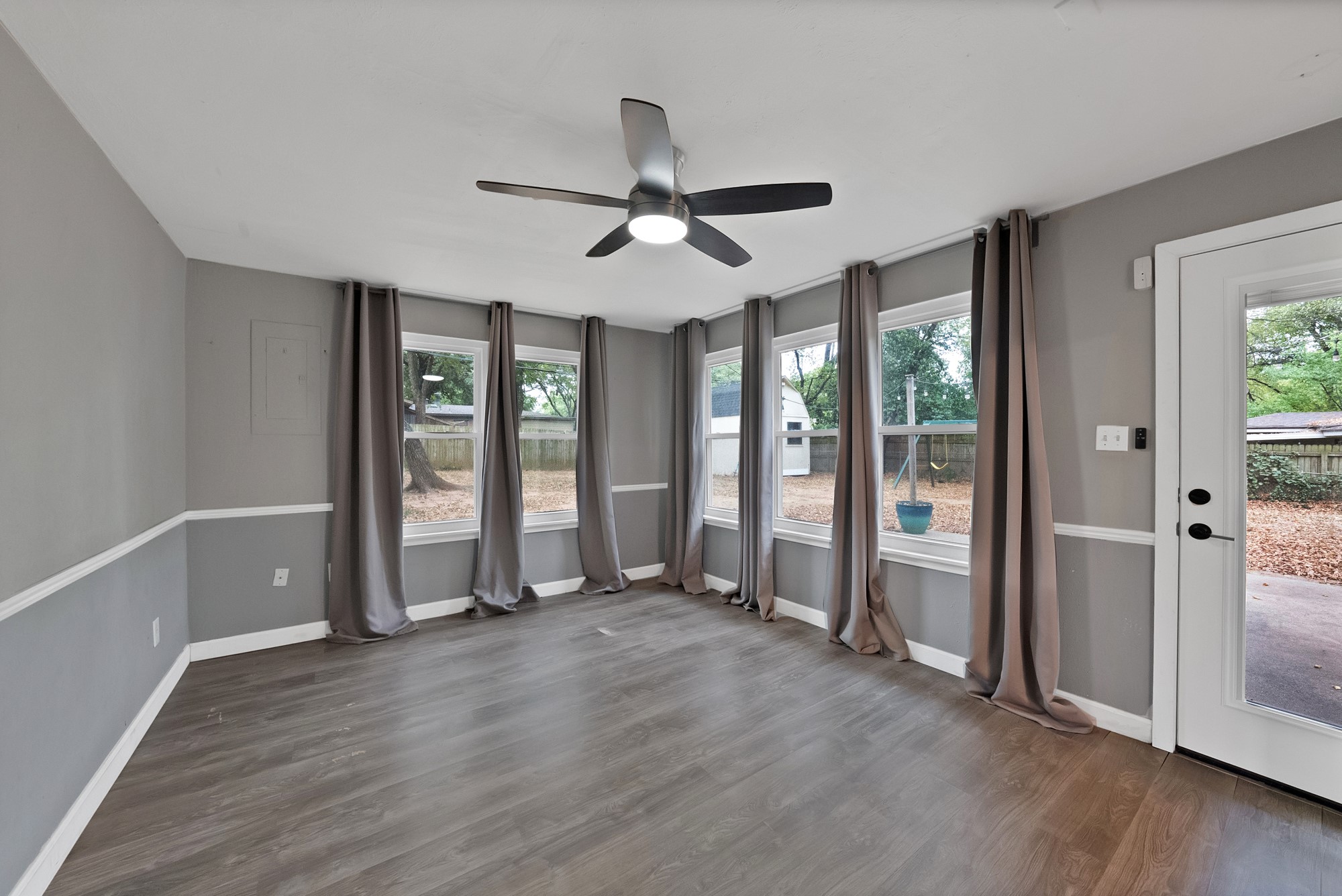 1513 Ravenwood Drive