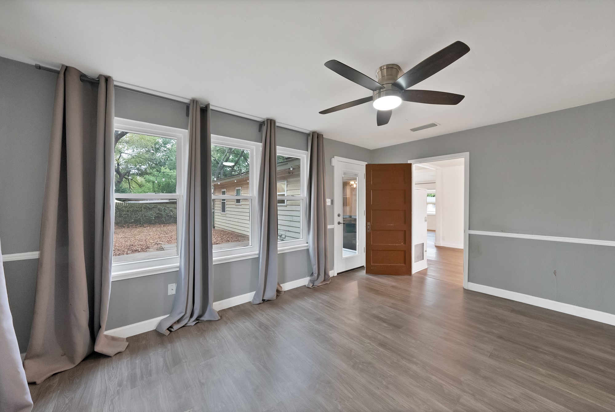 1513 Ravenwood Drive