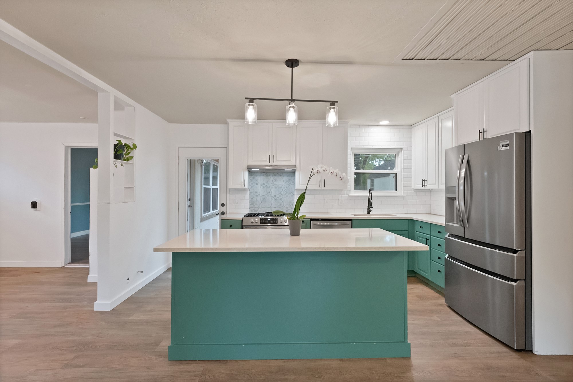 1513 Ravenwood Drive