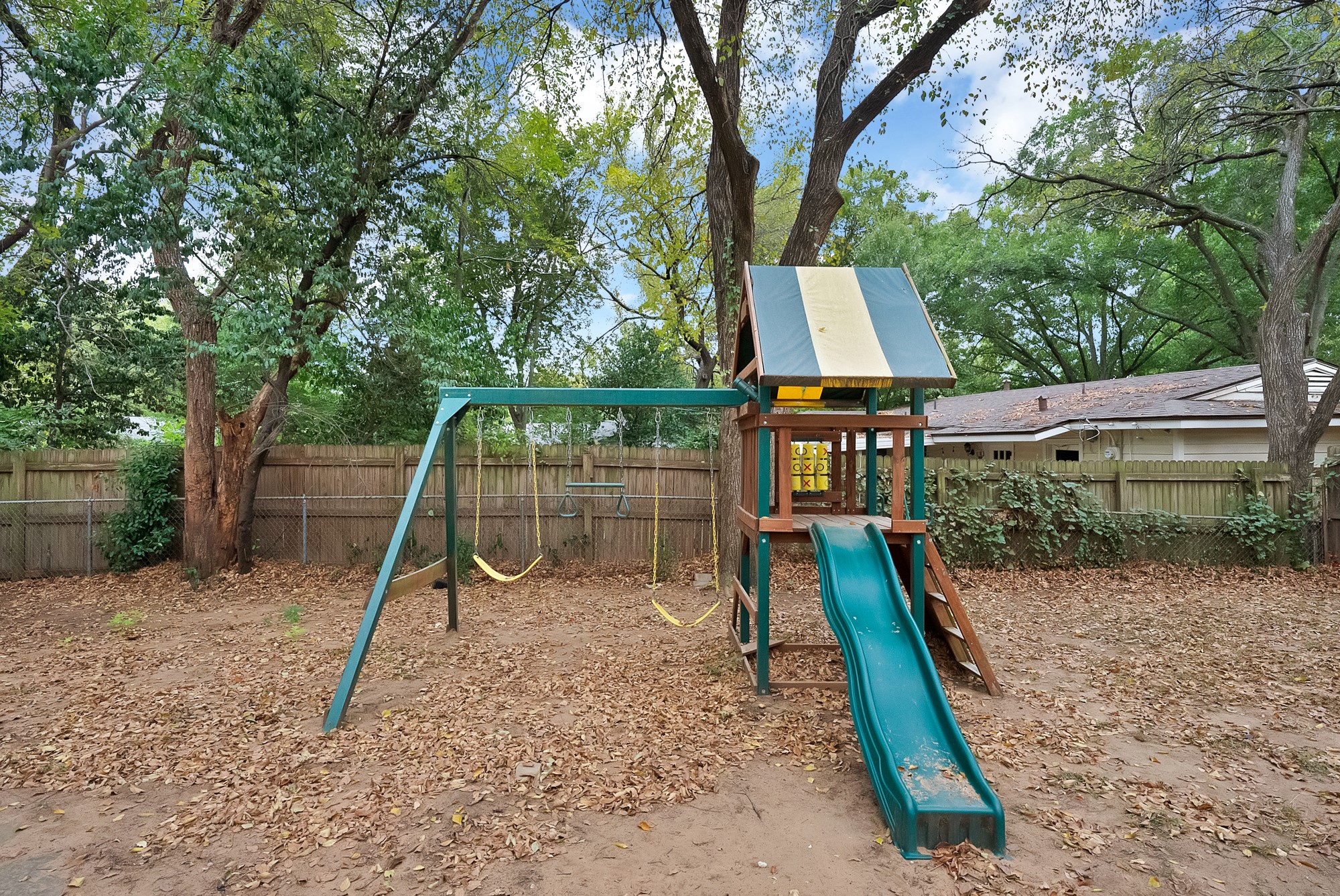 1513 Ravenwood Drive