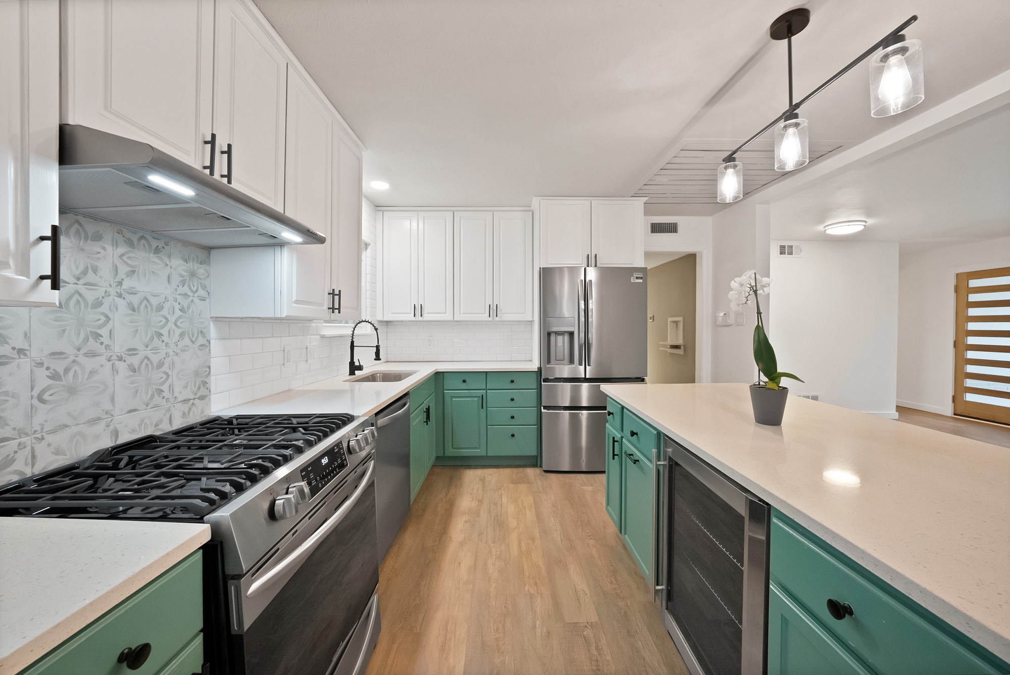 1513 Ravenwood Drive