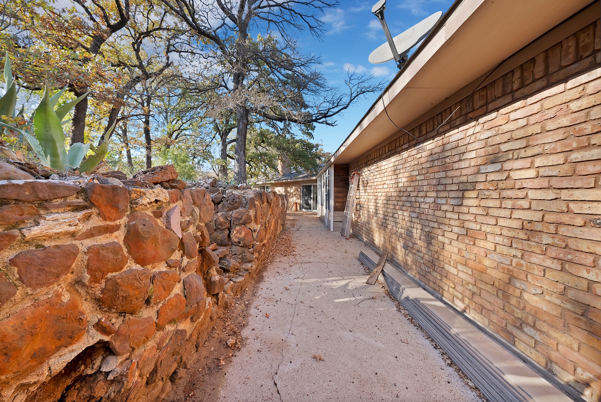 3925 Trisha Val Court