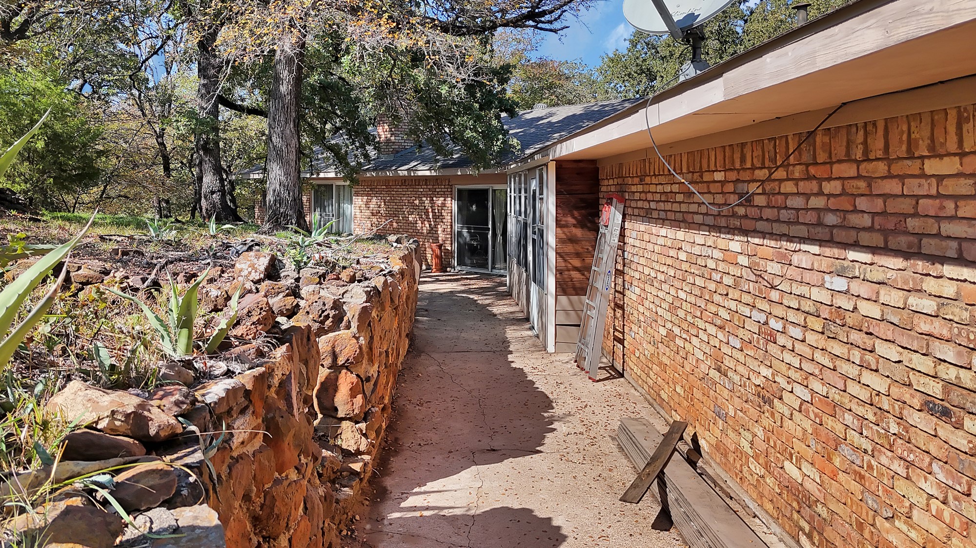 3925 Trisha Val Court