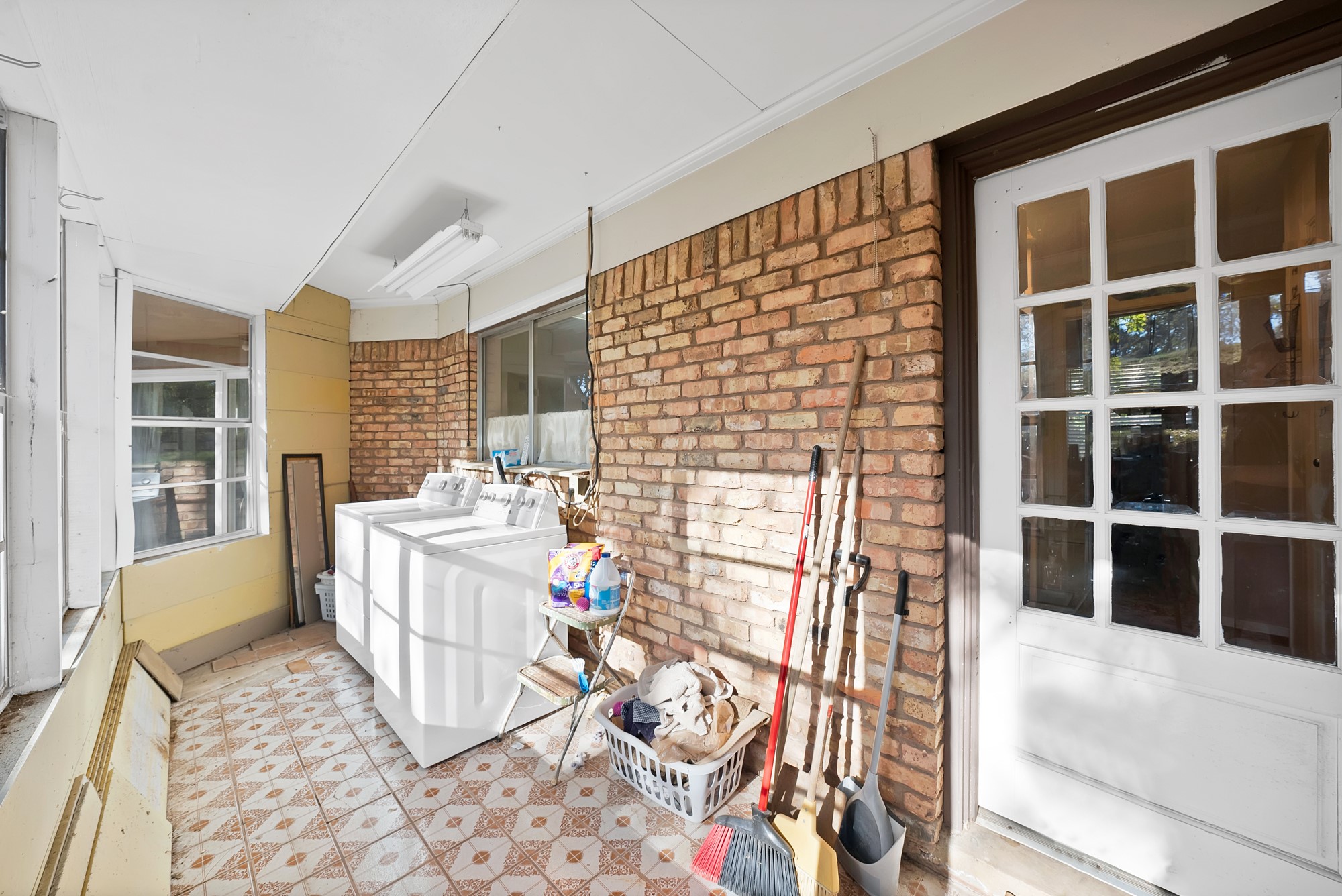 3925 Trisha Val Court