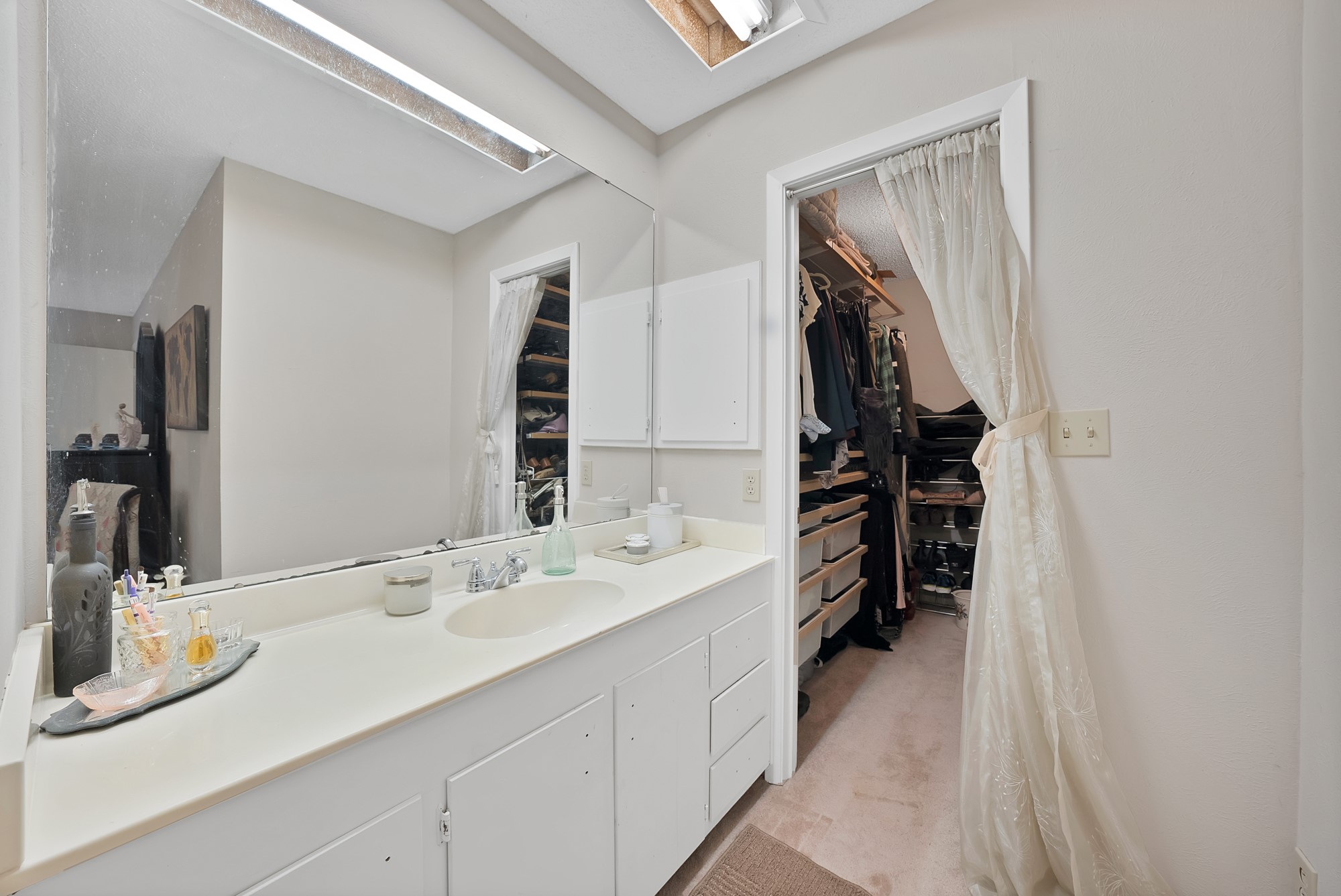 3925 Trisha Val Court