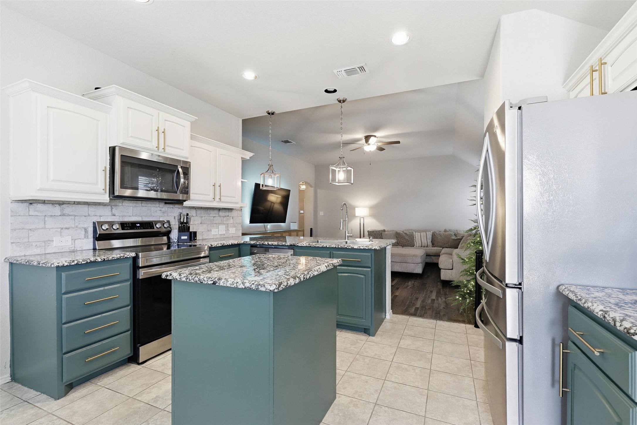 10329 Kingspoint Boulevard