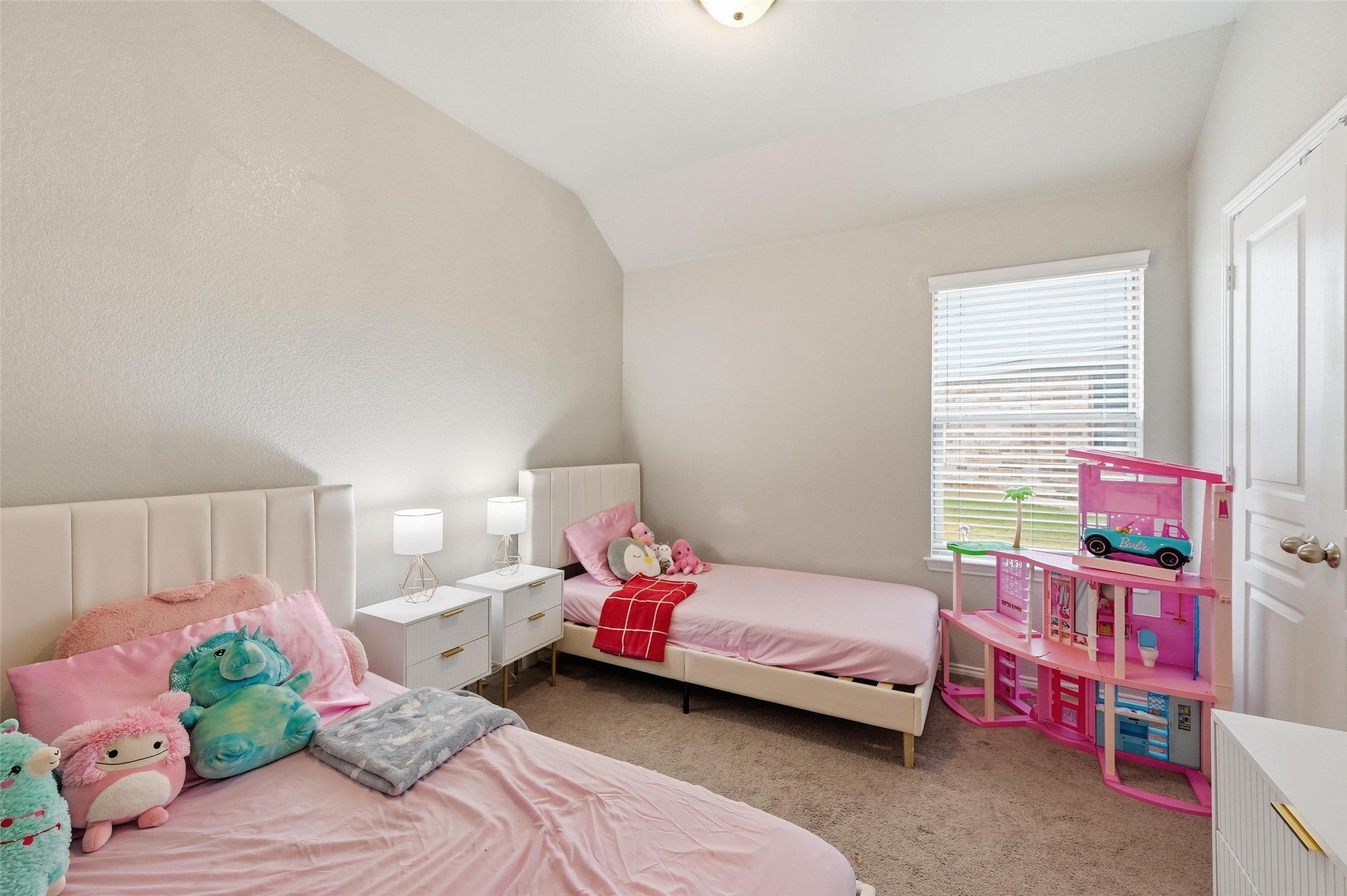 10329 Kingspoint Boulevard