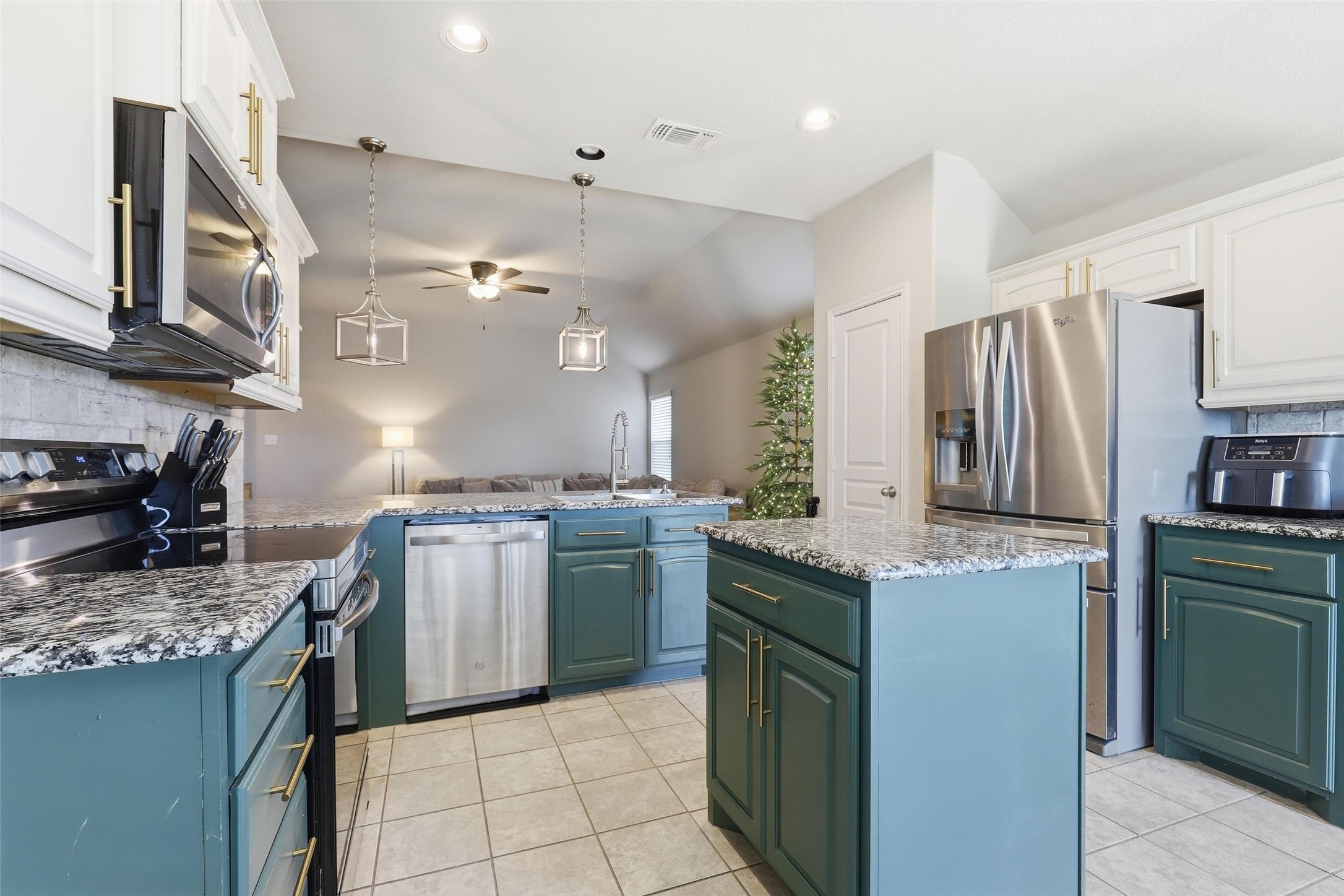 10329 Kingspoint Boulevard