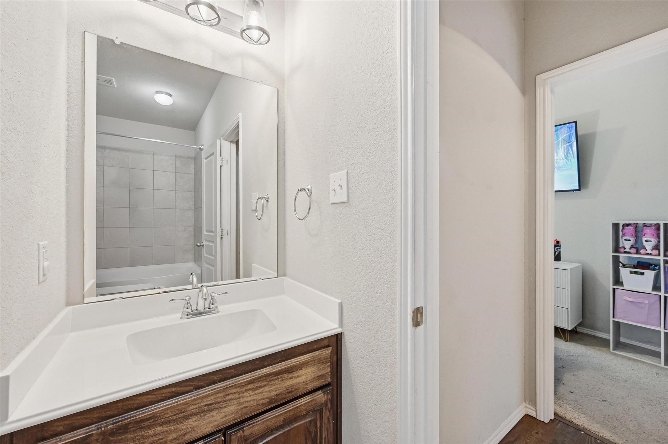 10329 Kingspoint Boulevard