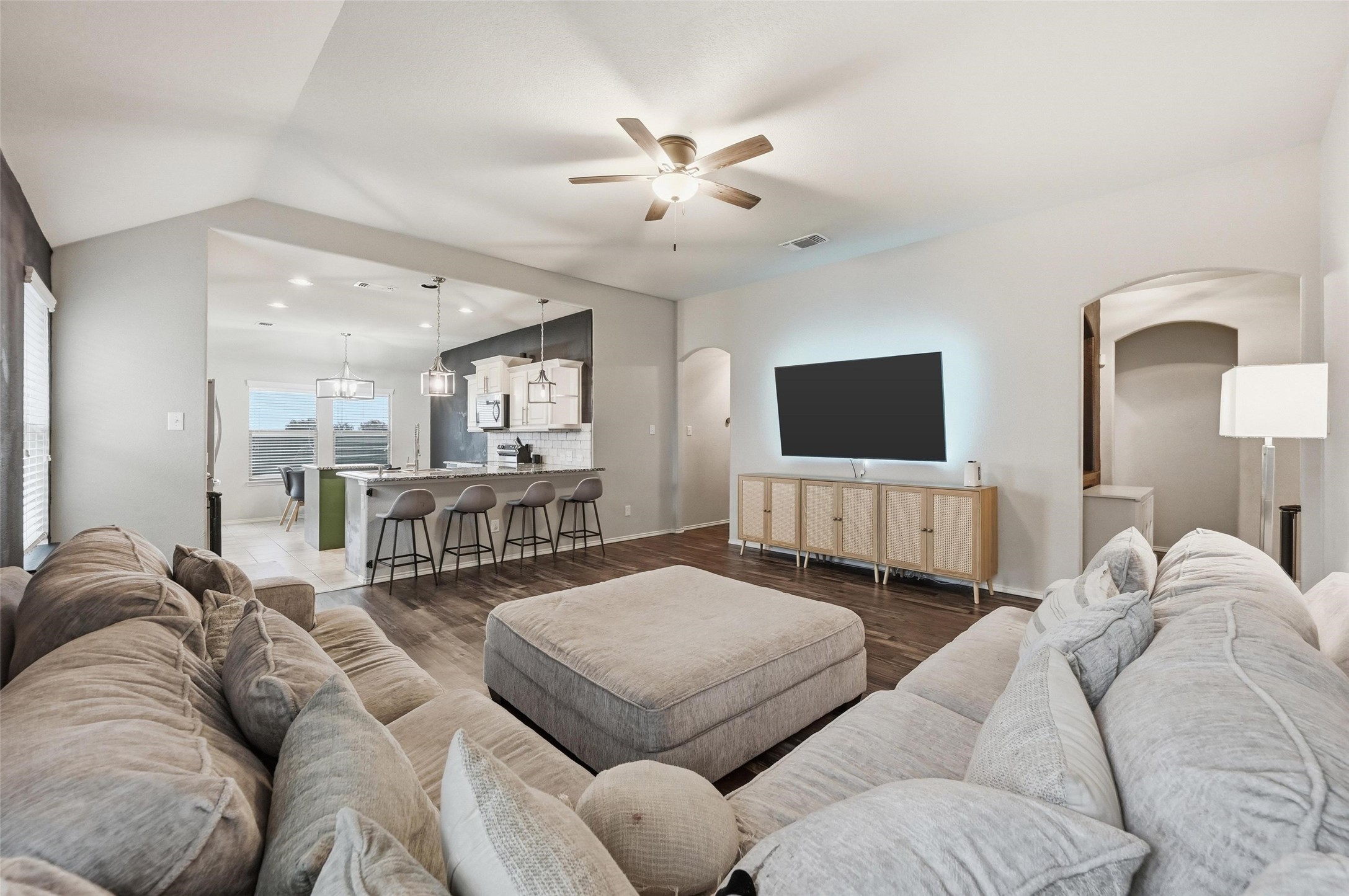 10329 Kingspoint Boulevard