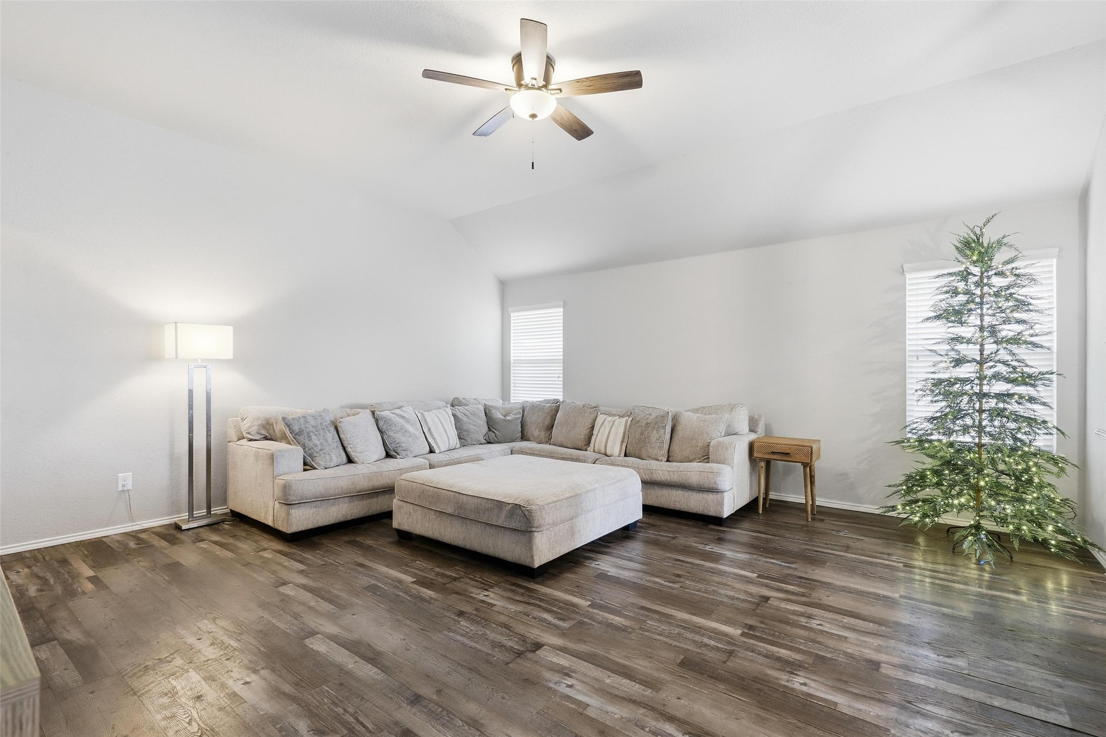 10329 Kingspoint Boulevard