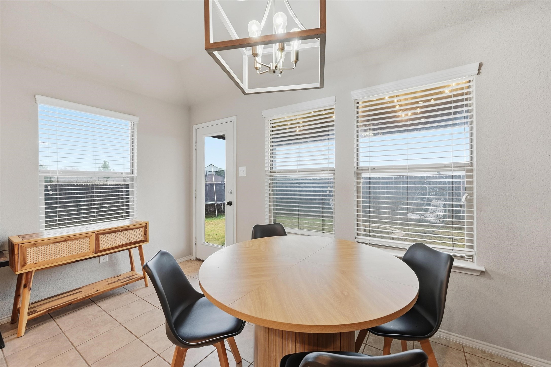 10329 Kingspoint Boulevard