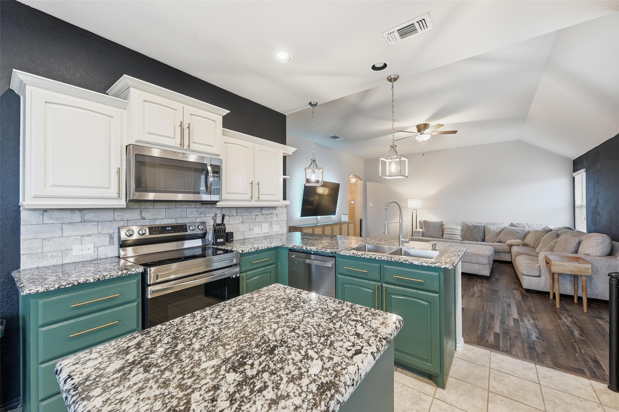 10329 Kingspoint Boulevard