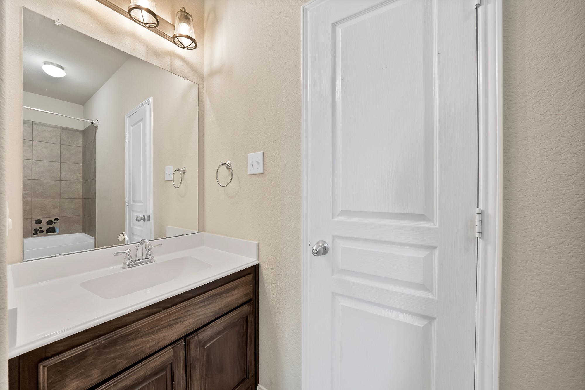 10329 Kingspoint Boulevard