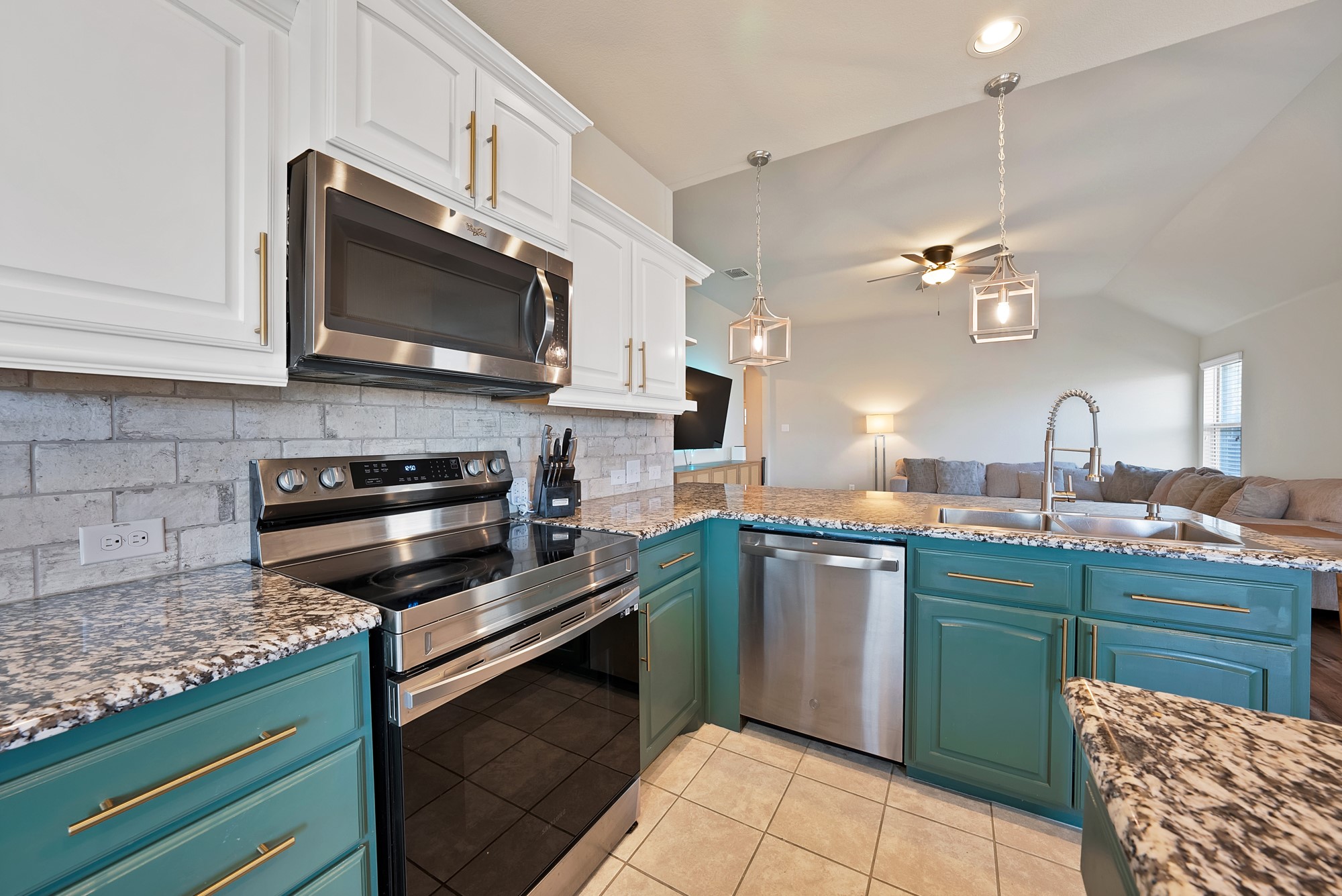 10329 Kingspoint Boulevard