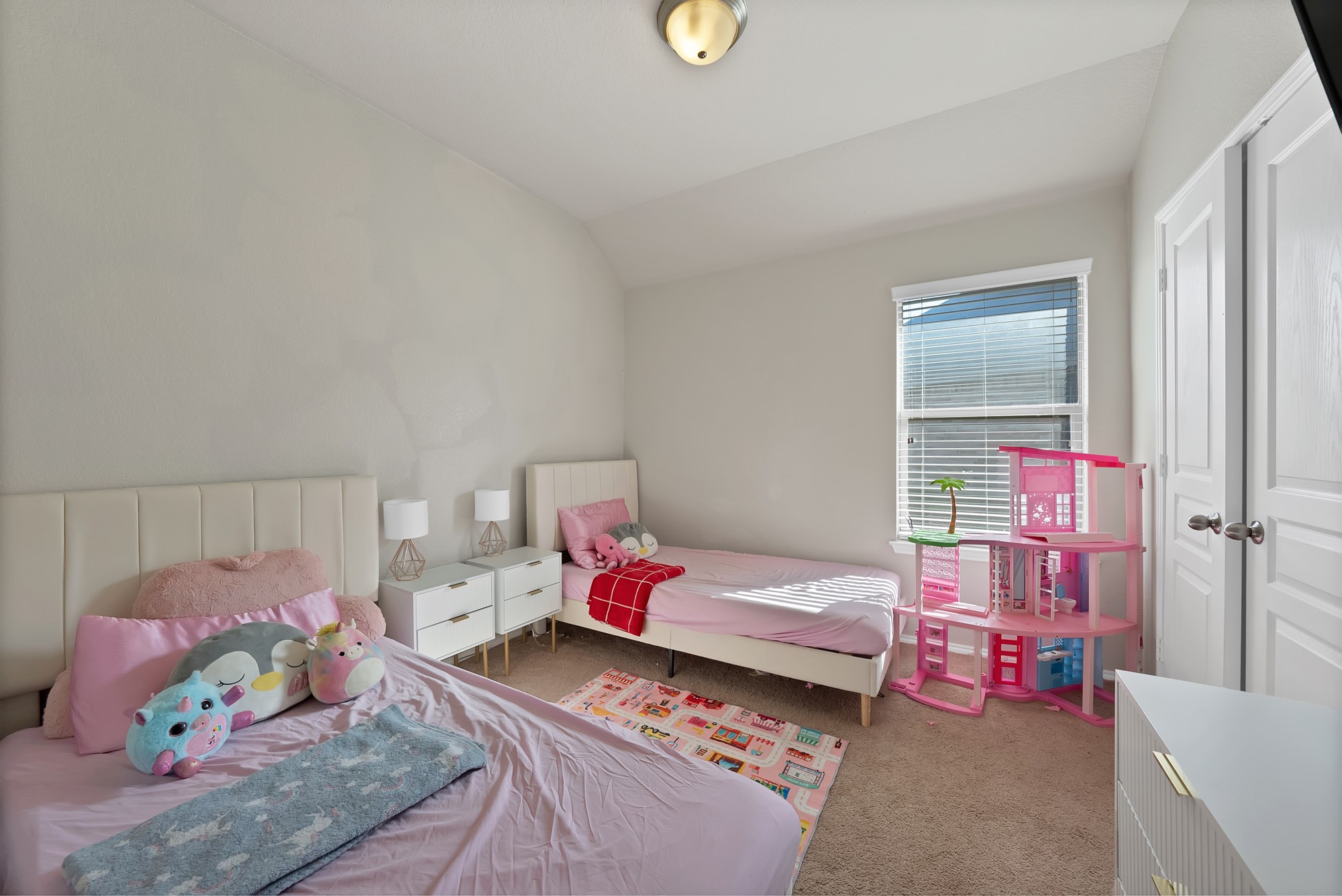 10329 Kingspoint Boulevard