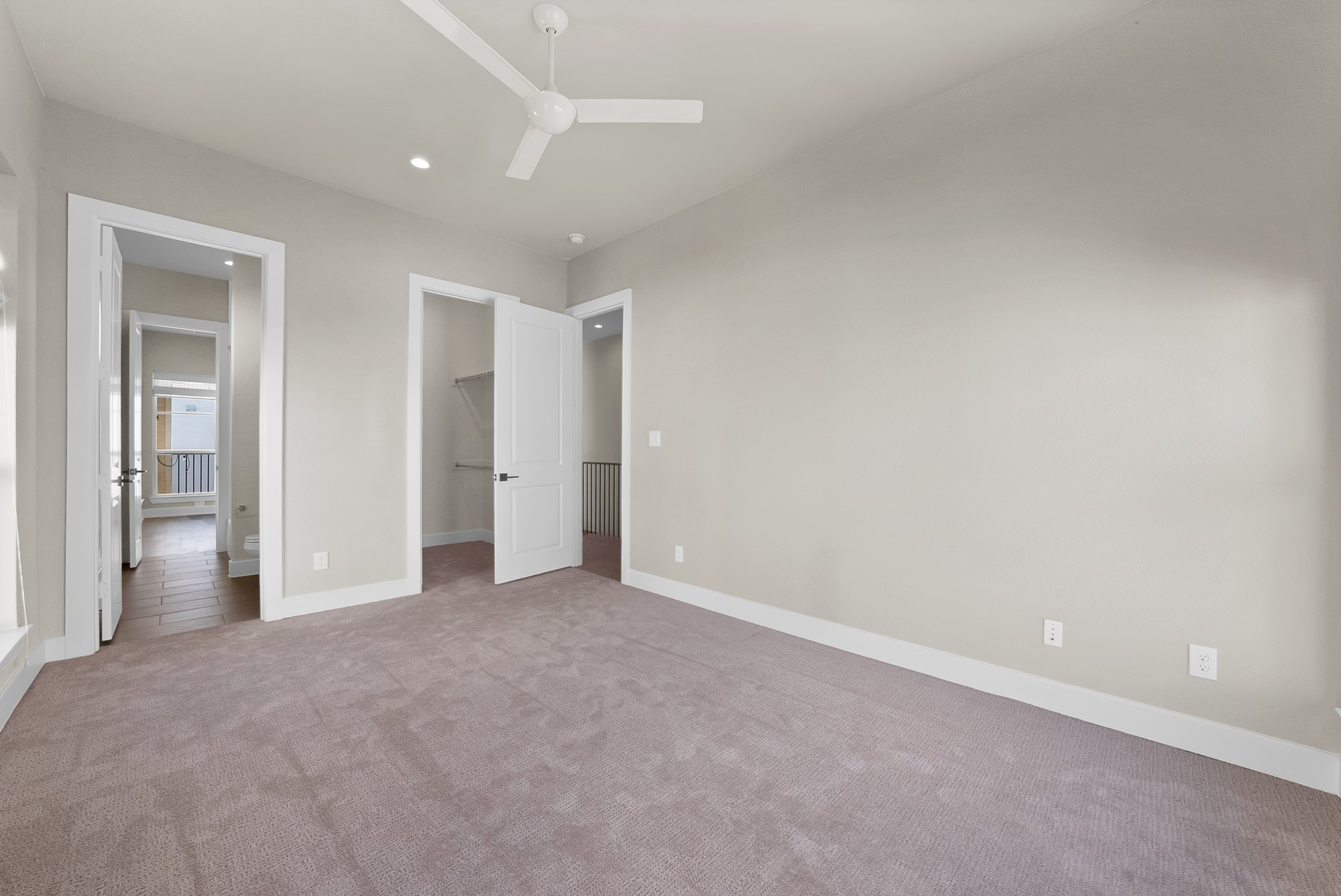 123 Garden Court E