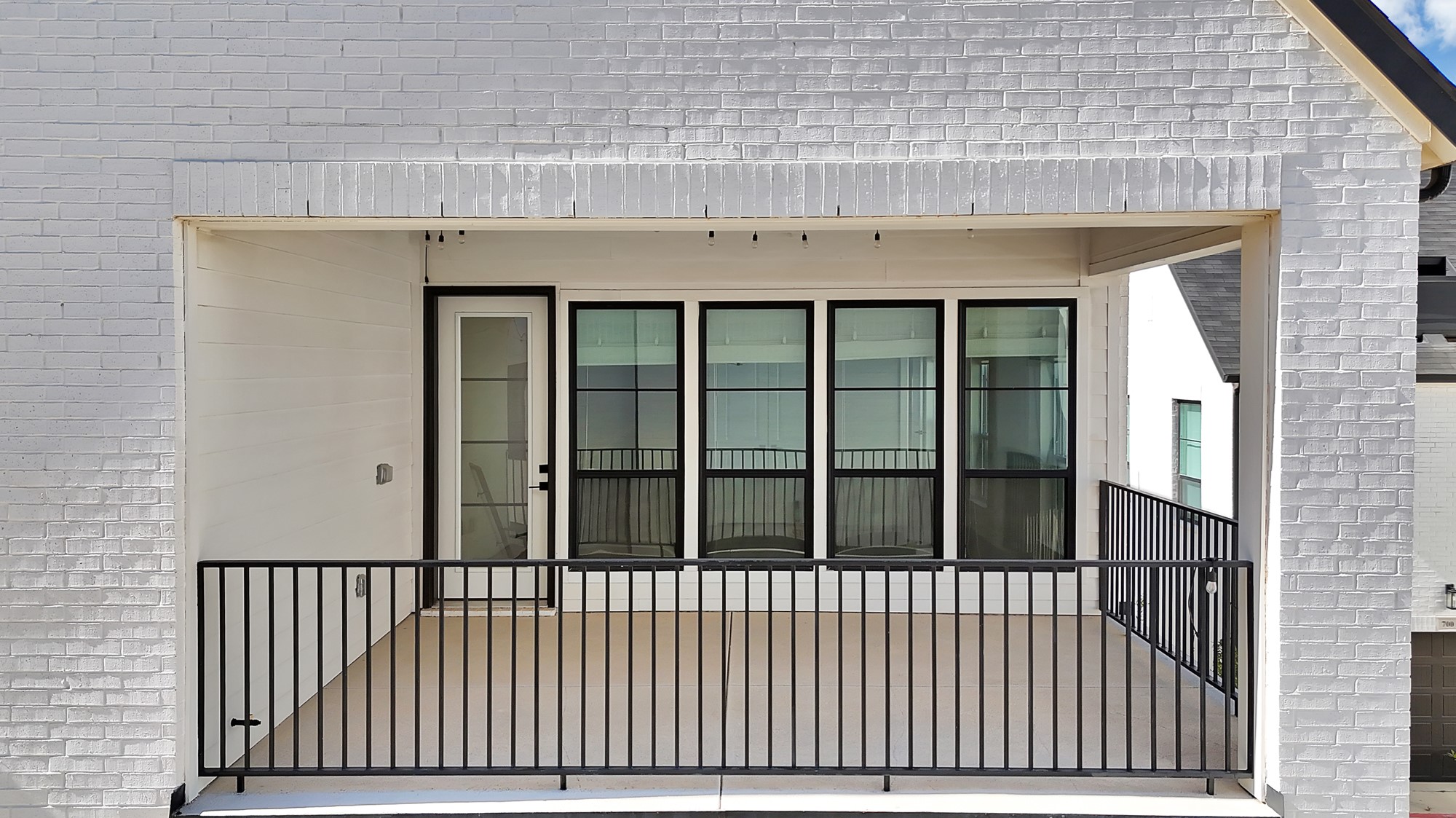 123 Garden Court E