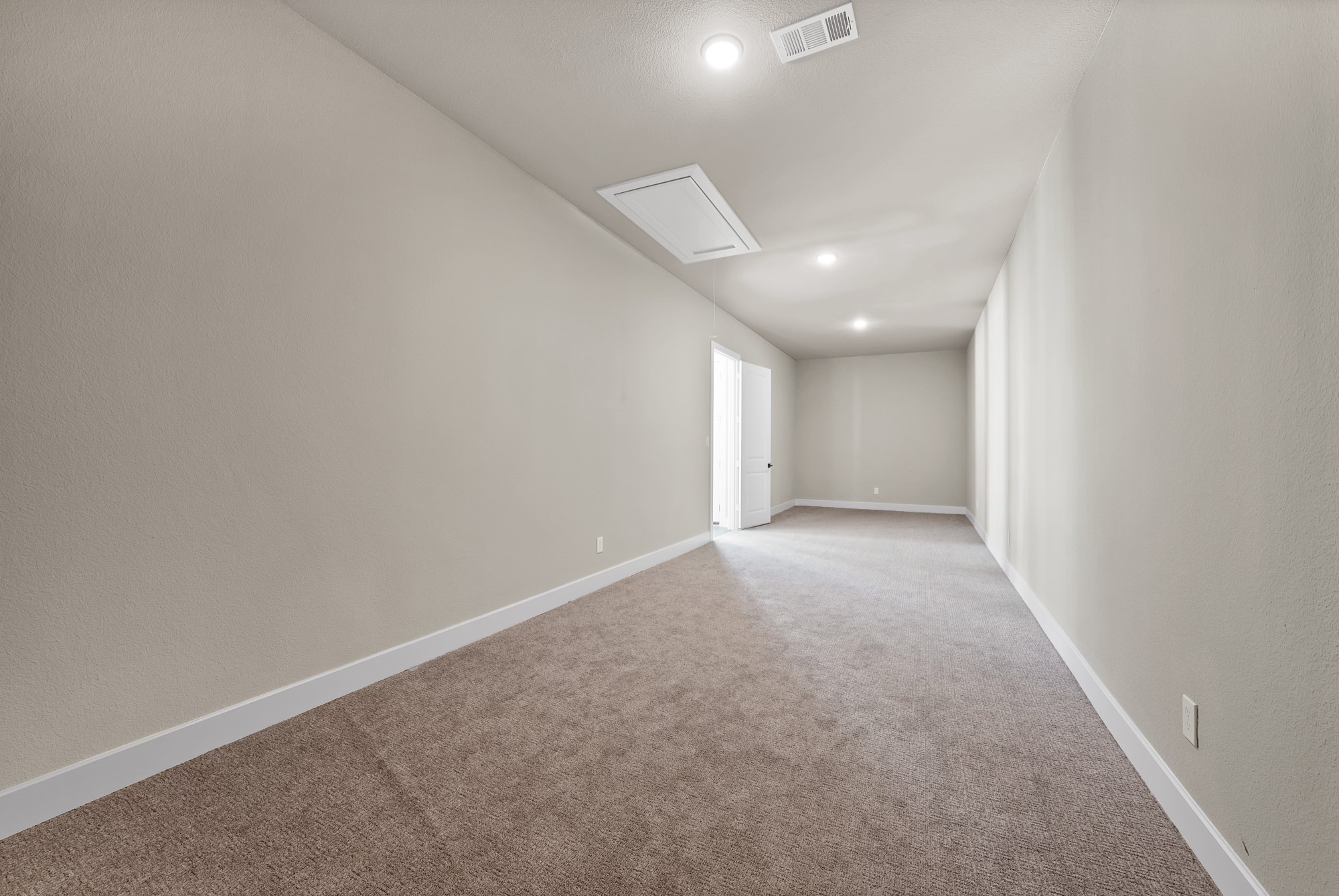 123 Garden Court E