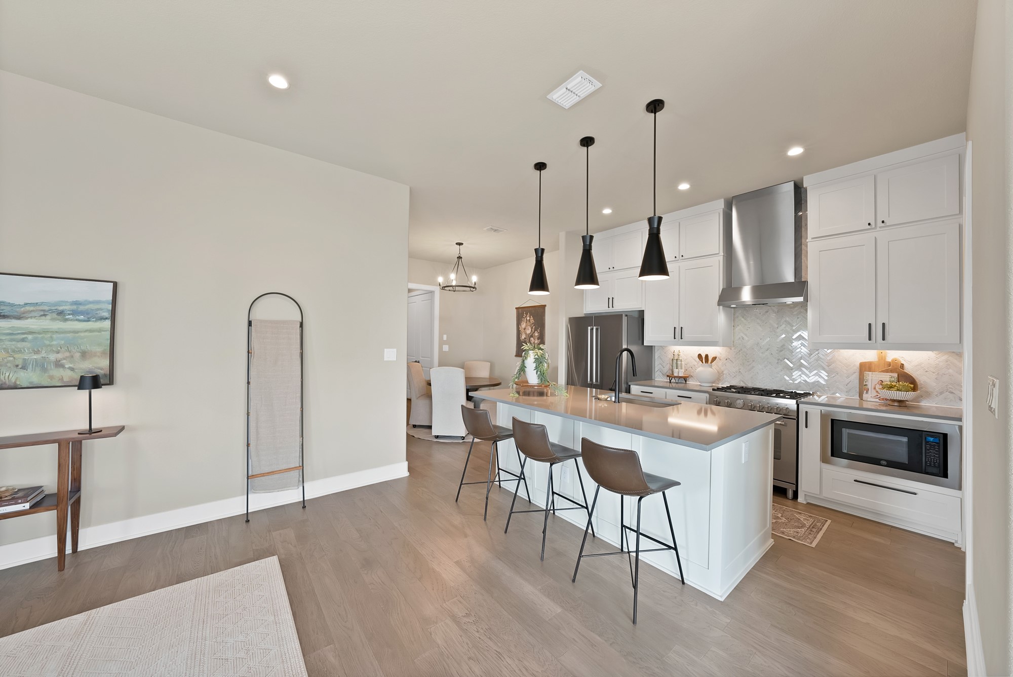 123 Garden Court E
