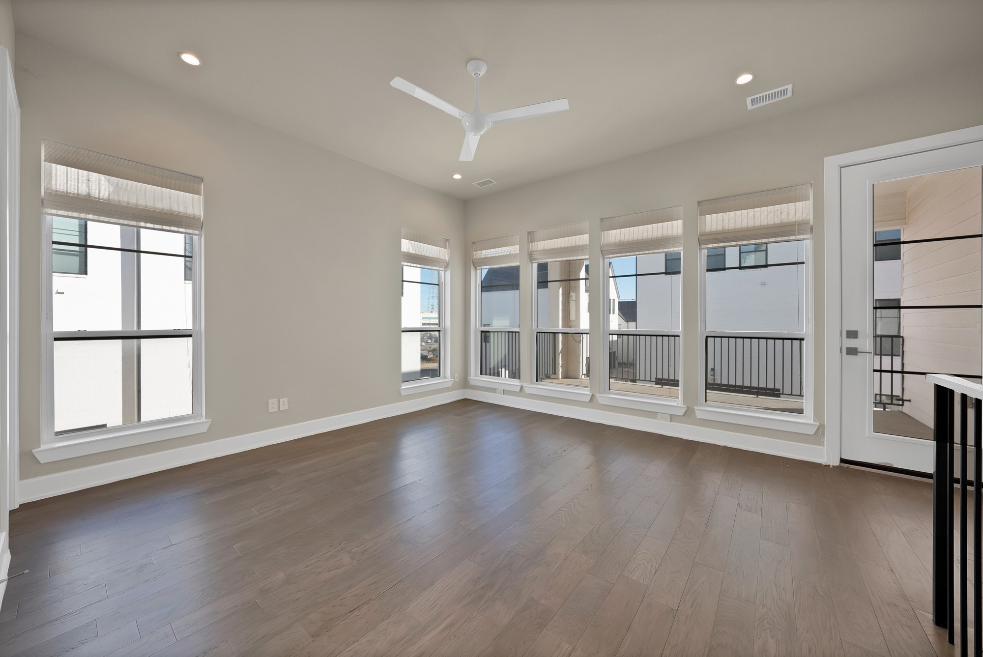 123 Garden Court E