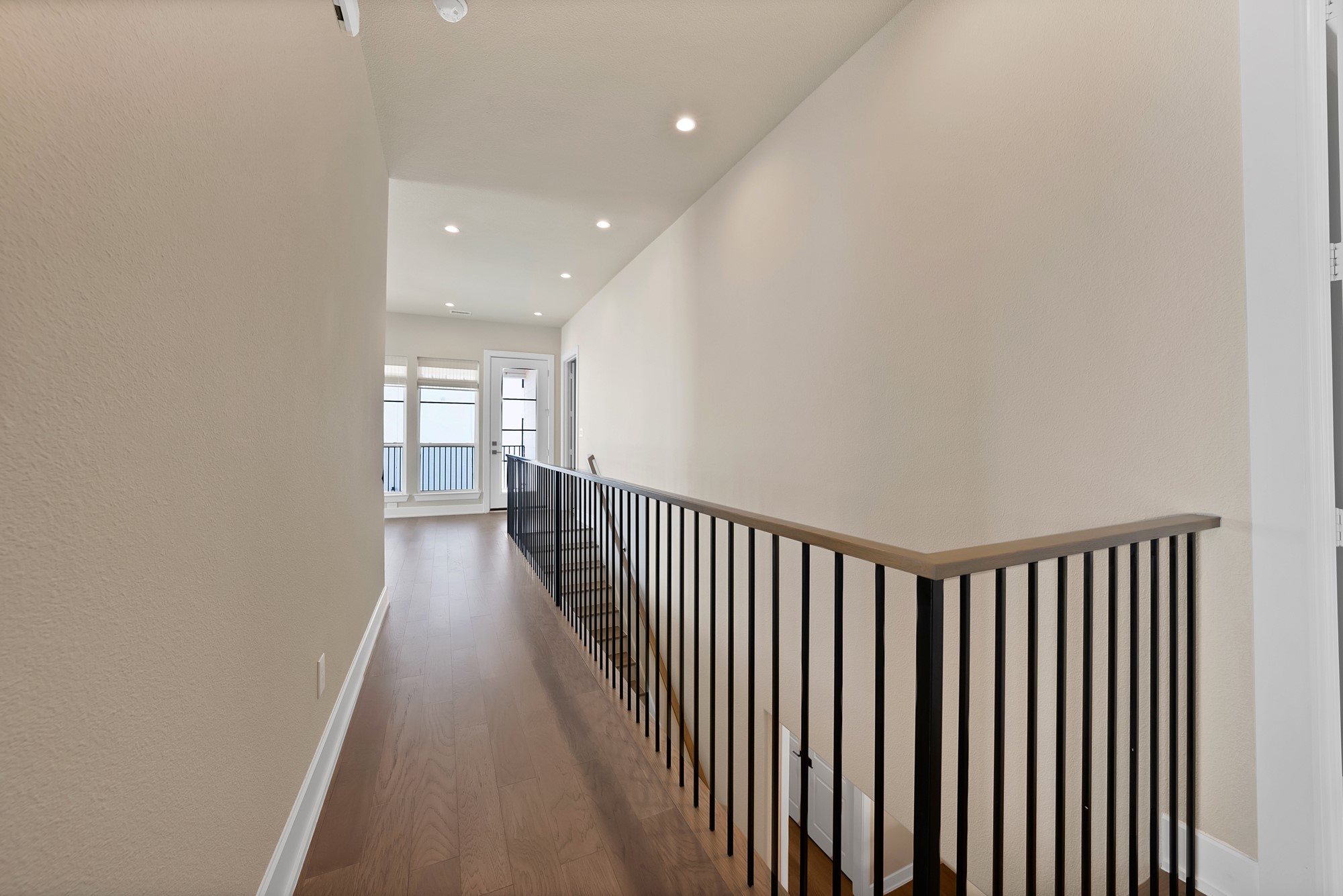 123 Garden Court E