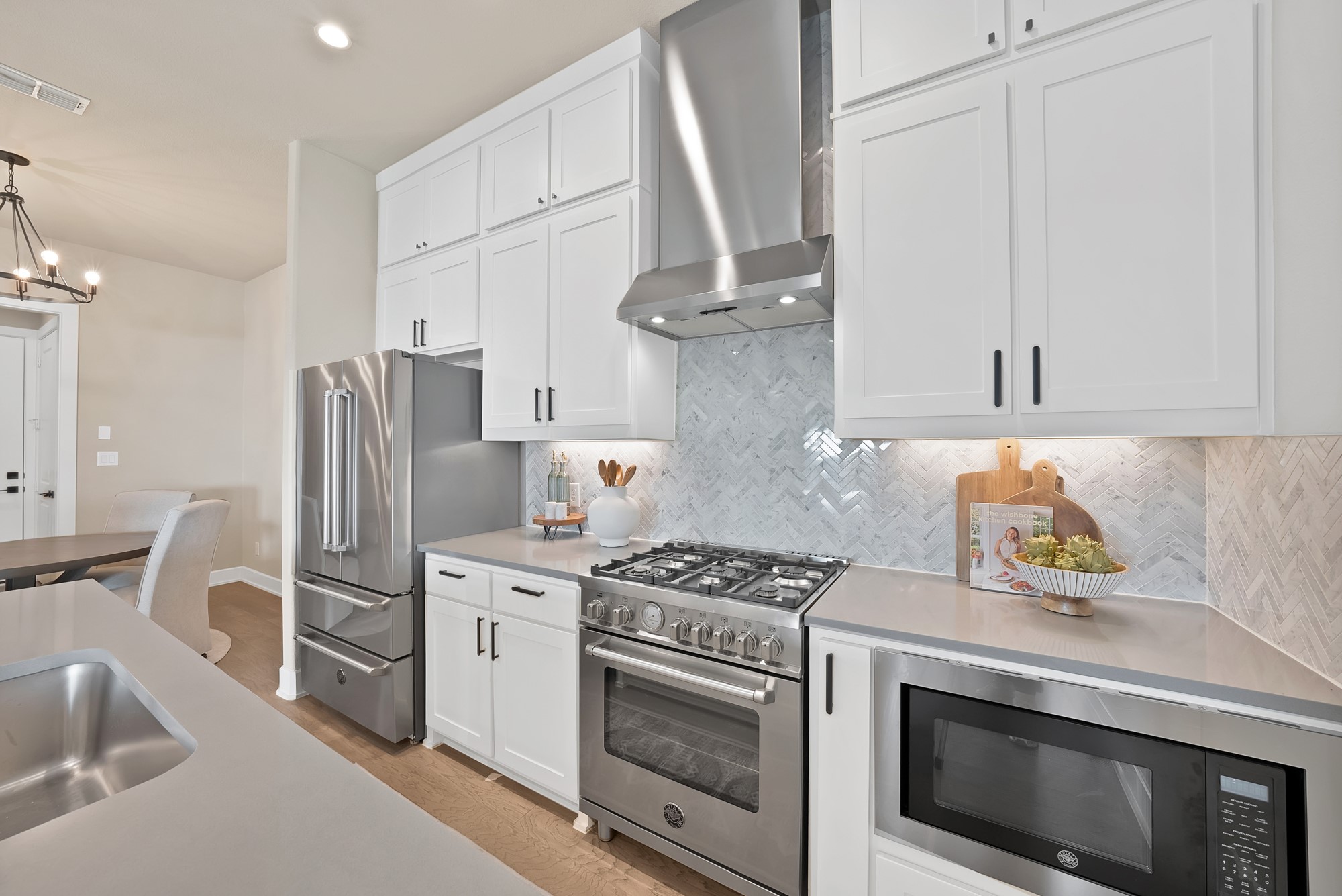 123 Garden Court E