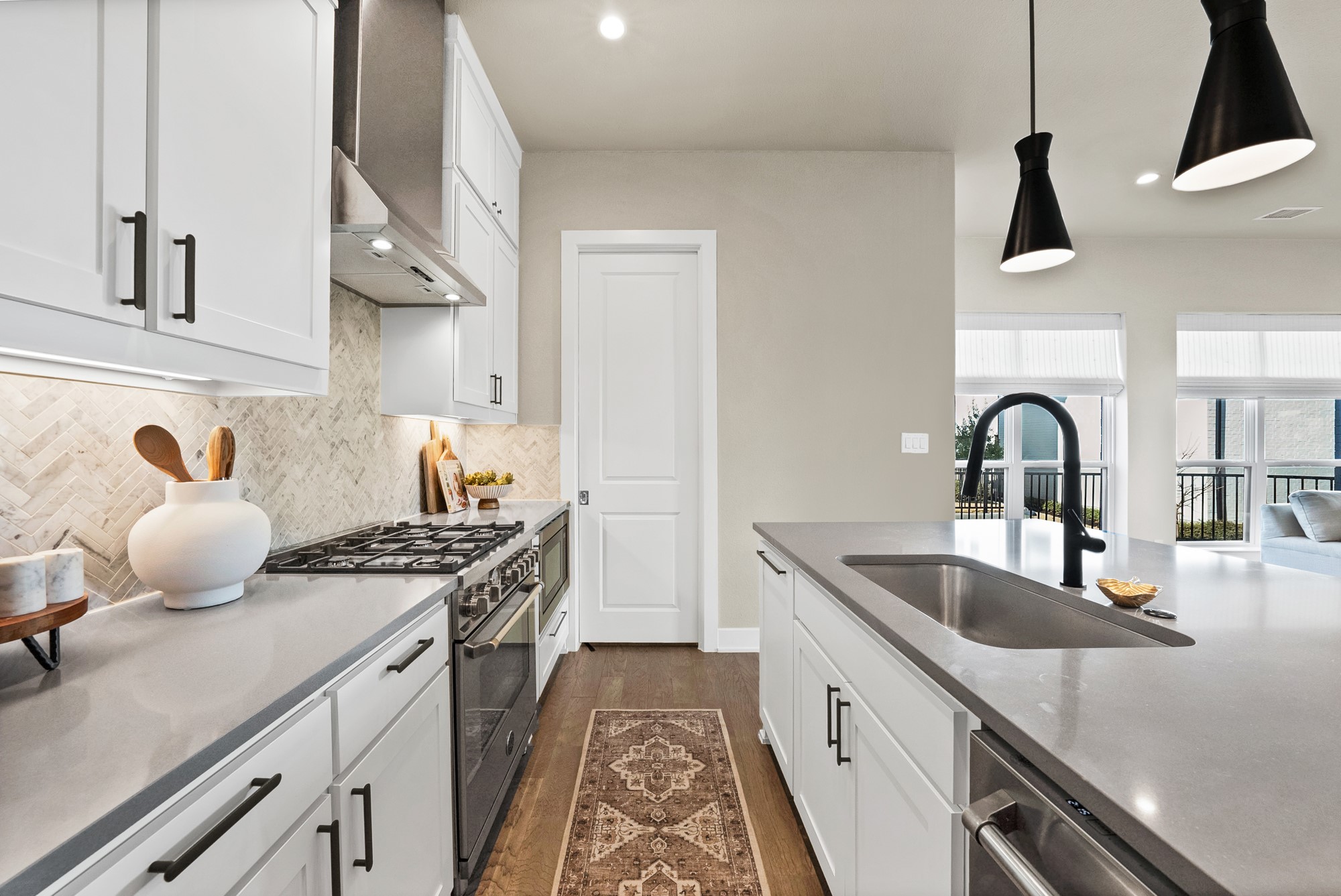 123 Garden Court E