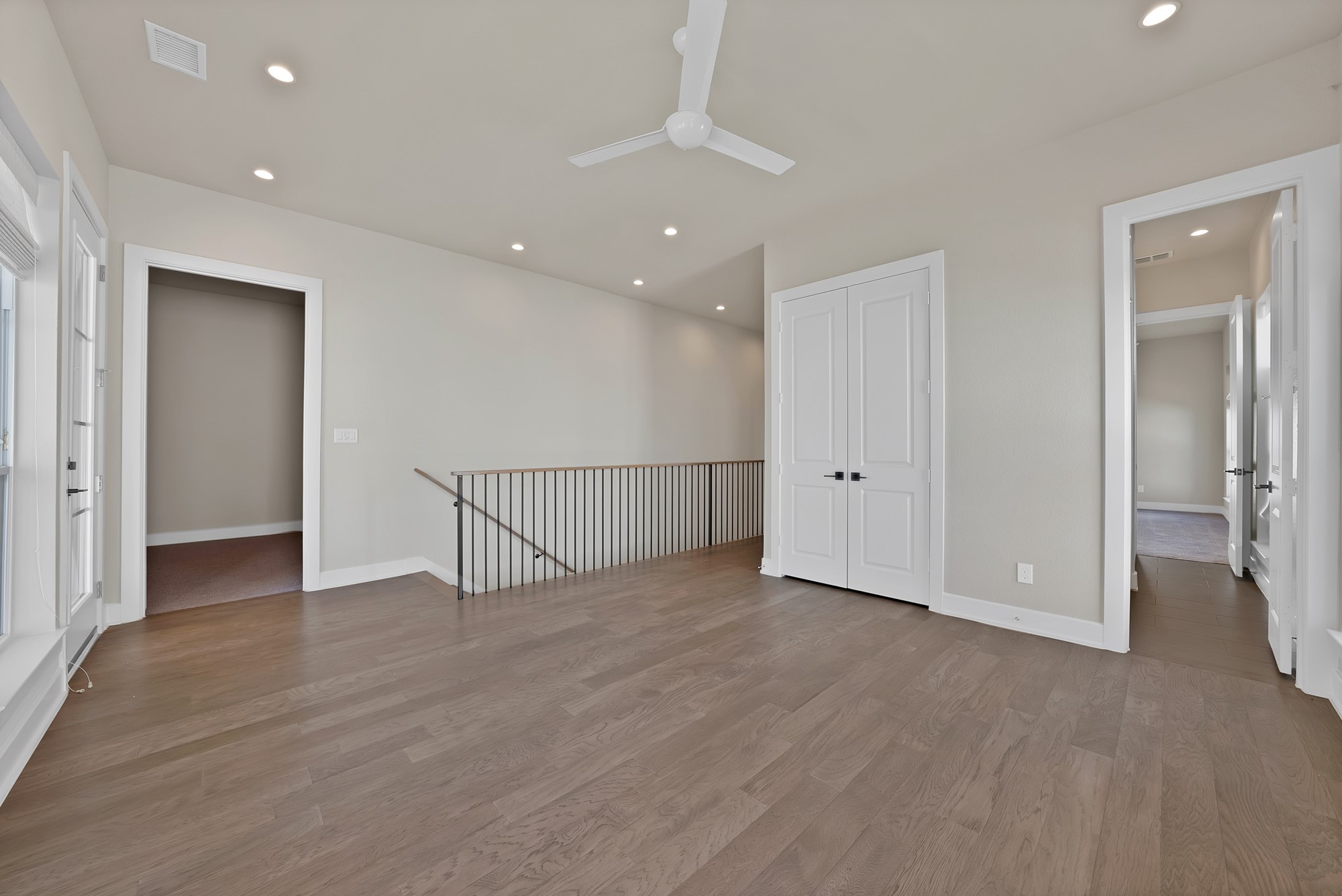 123 Garden Court E