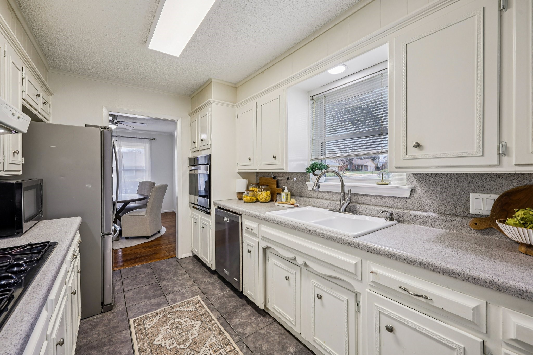 1015 Rocky Canyon Road