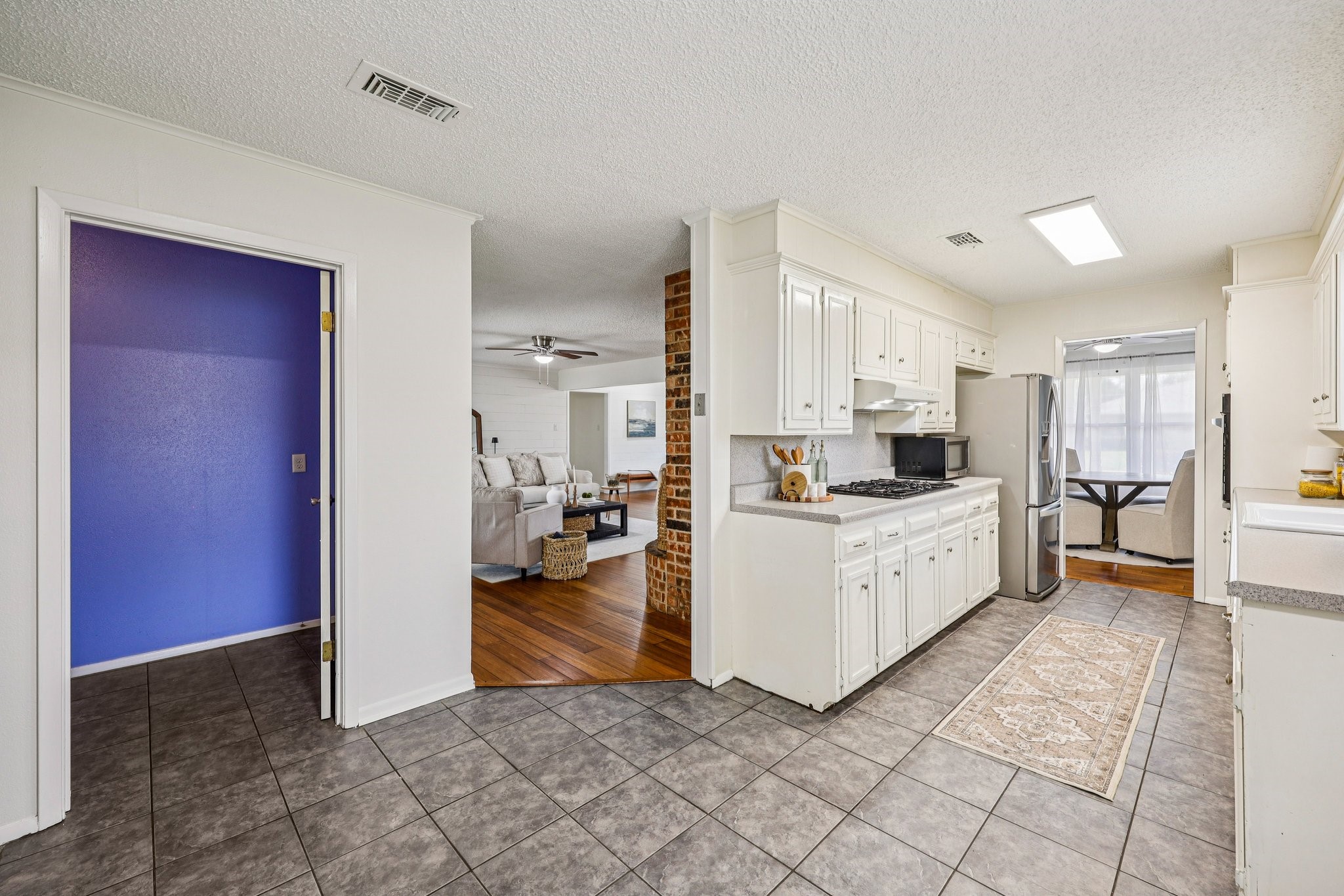 1015 Rocky Canyon Road