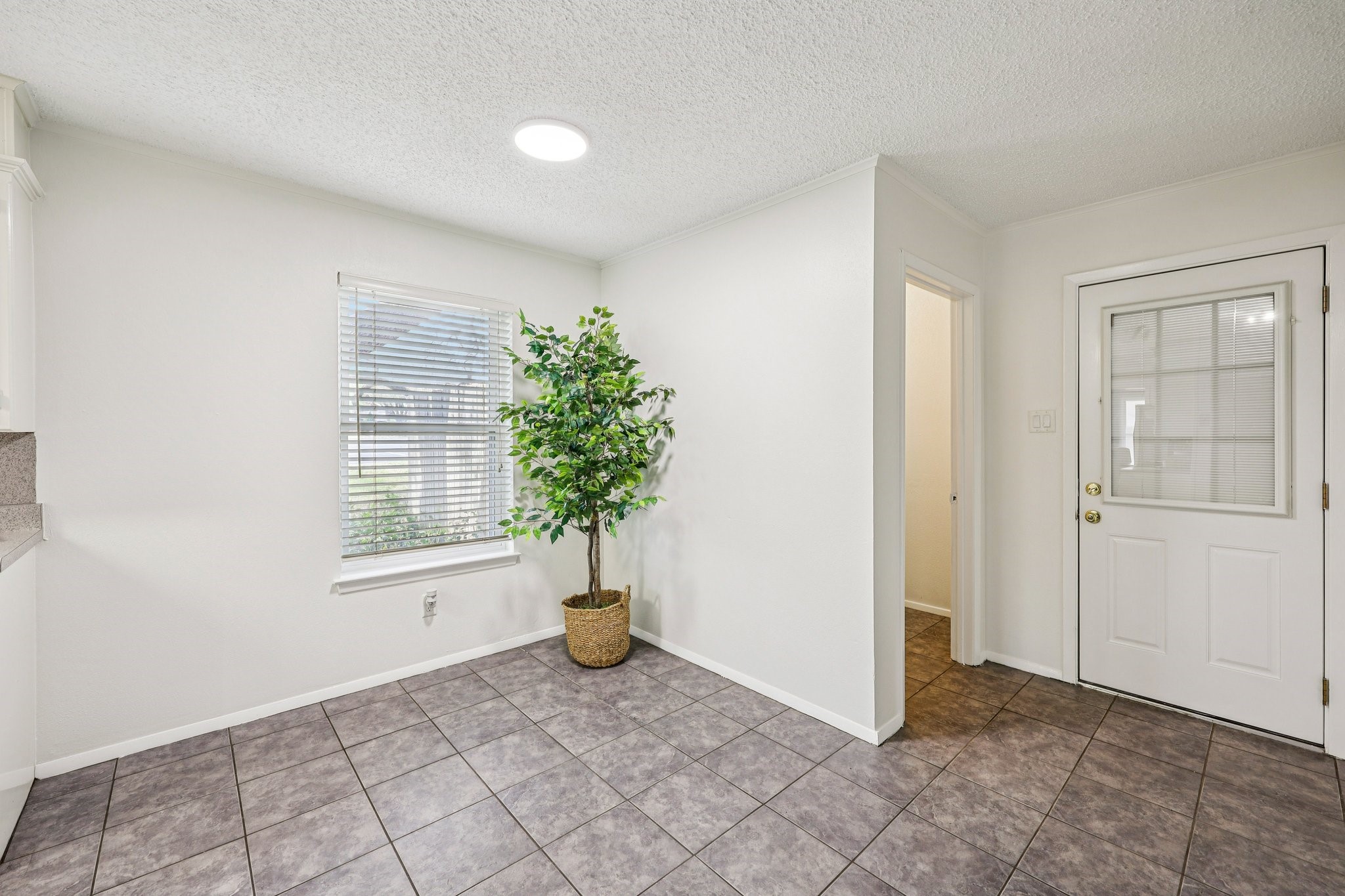 1015 Rocky Canyon Road