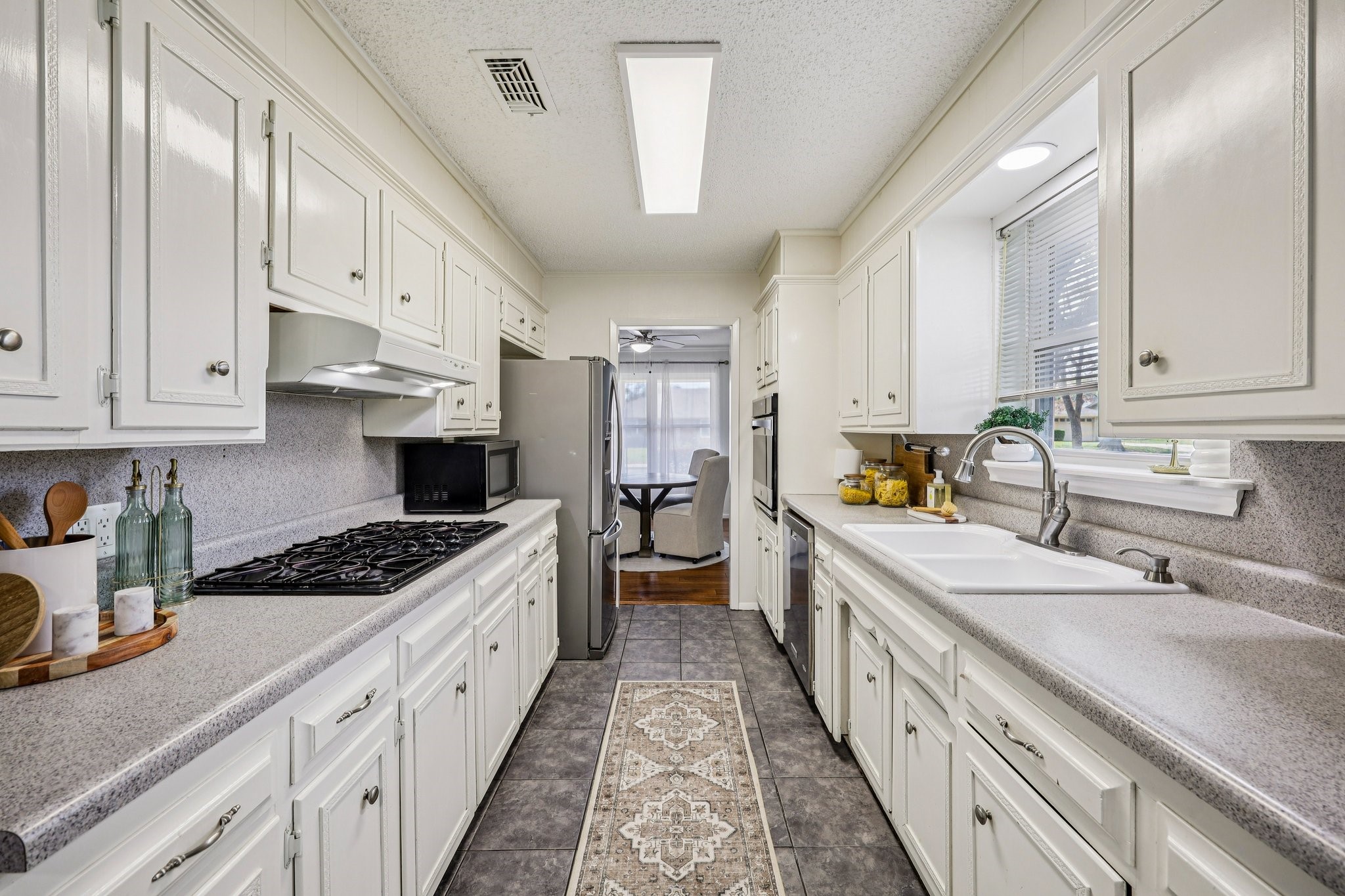 1015 Rocky Canyon Road