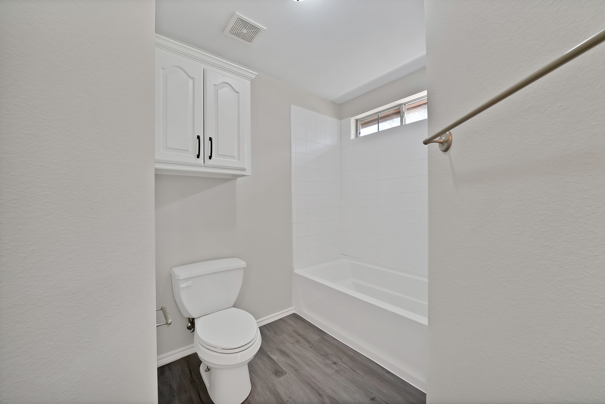 2770 S Lakeview Drive