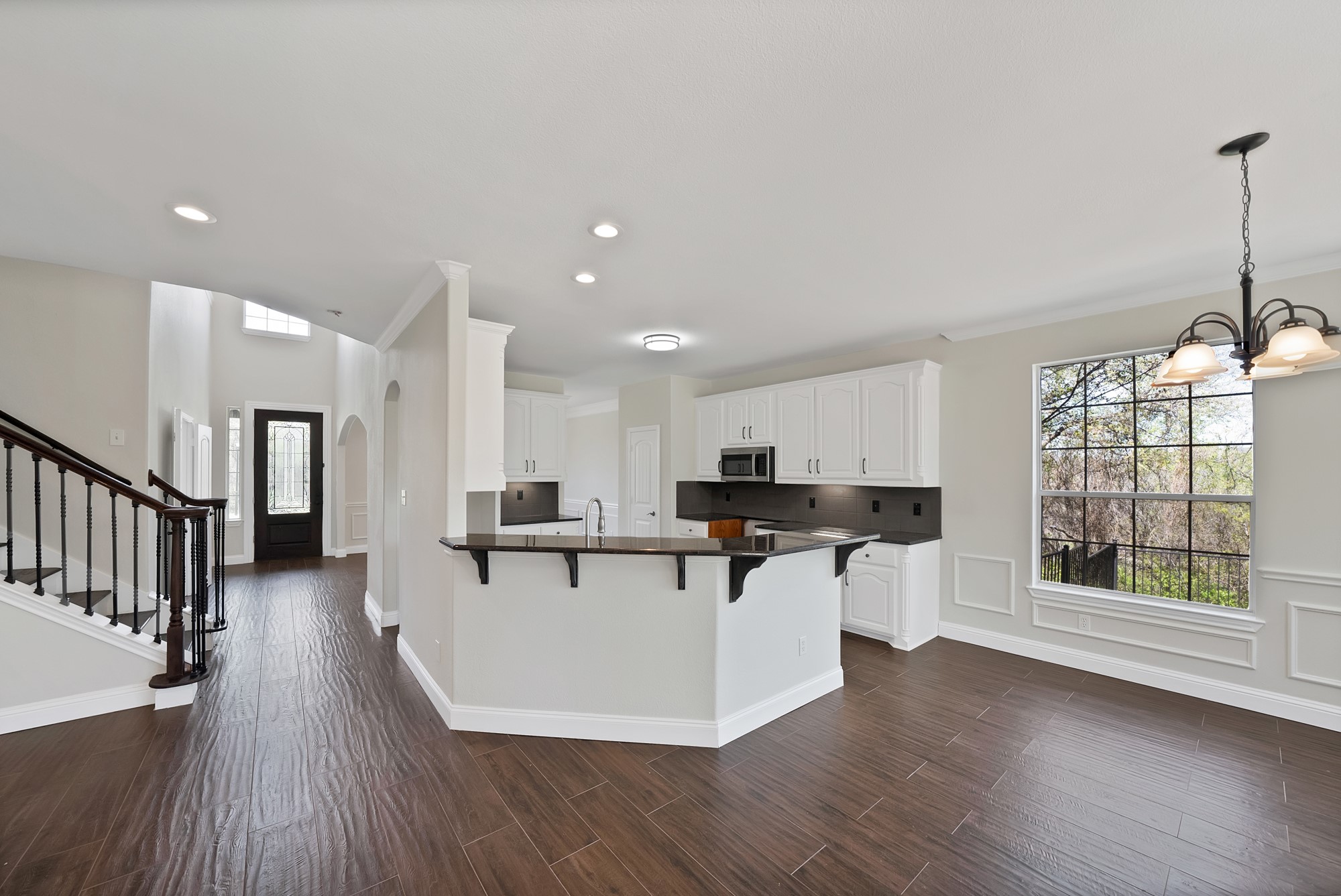 2770 S Lakeview Drive