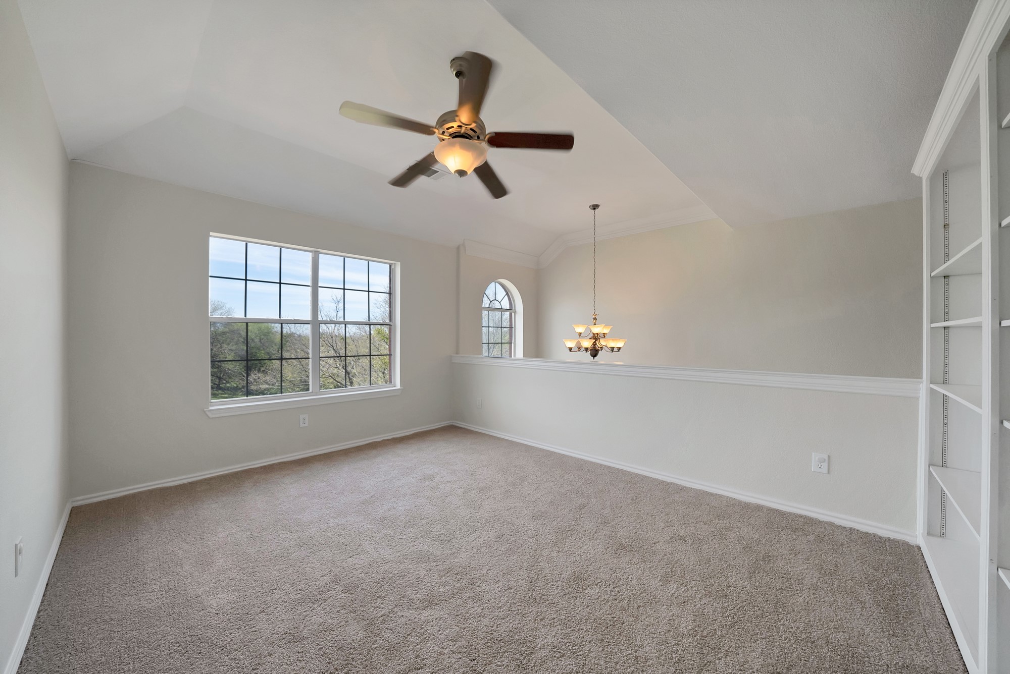 2770 S Lakeview Drive