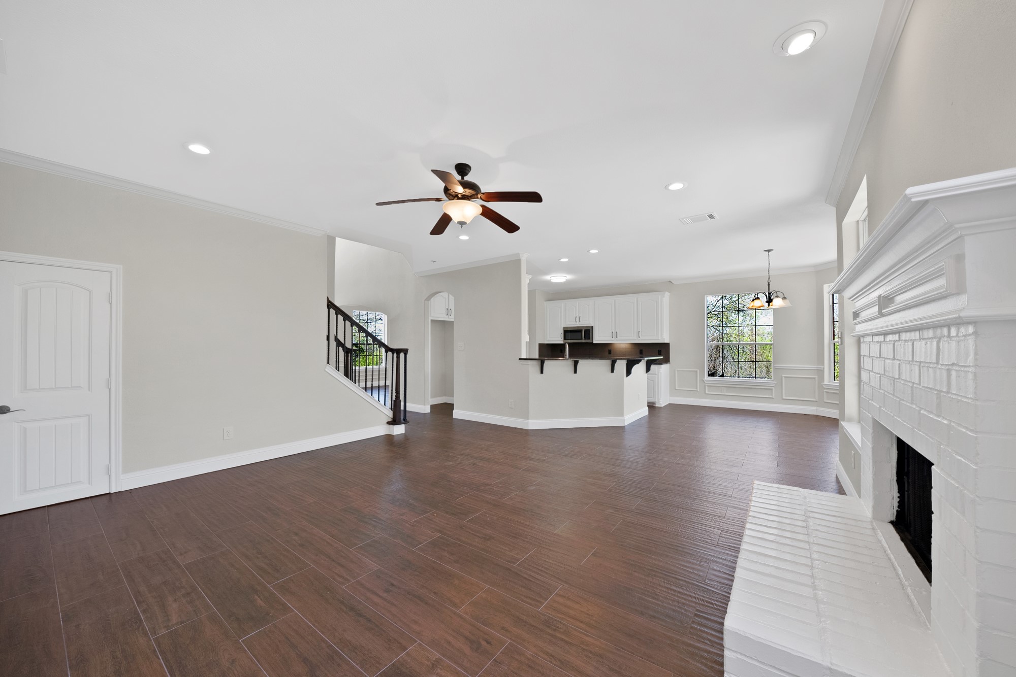 2770 S Lakeview Drive